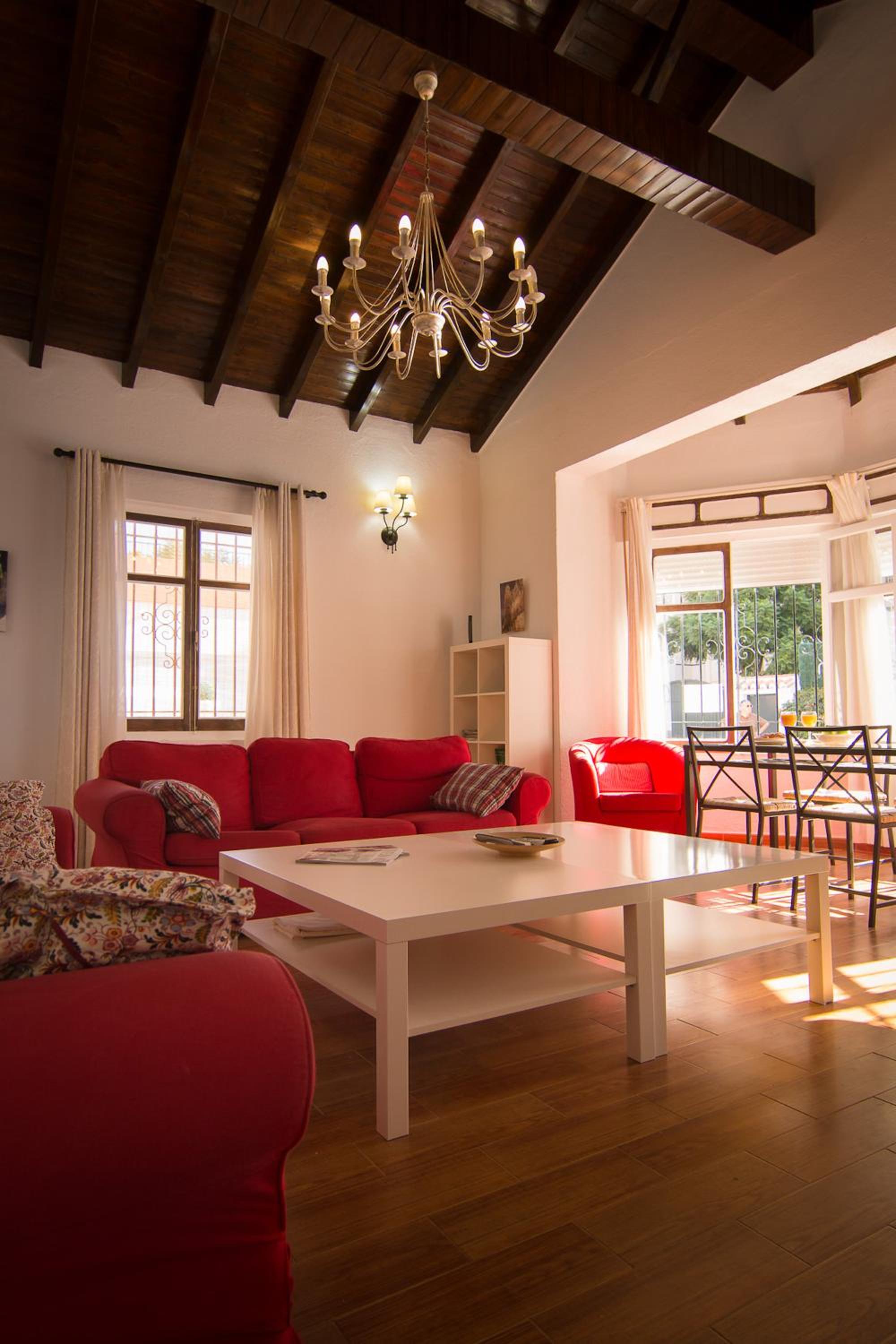 Holidays2Fuengirola Villa 6 bedroom 200 mts Beach