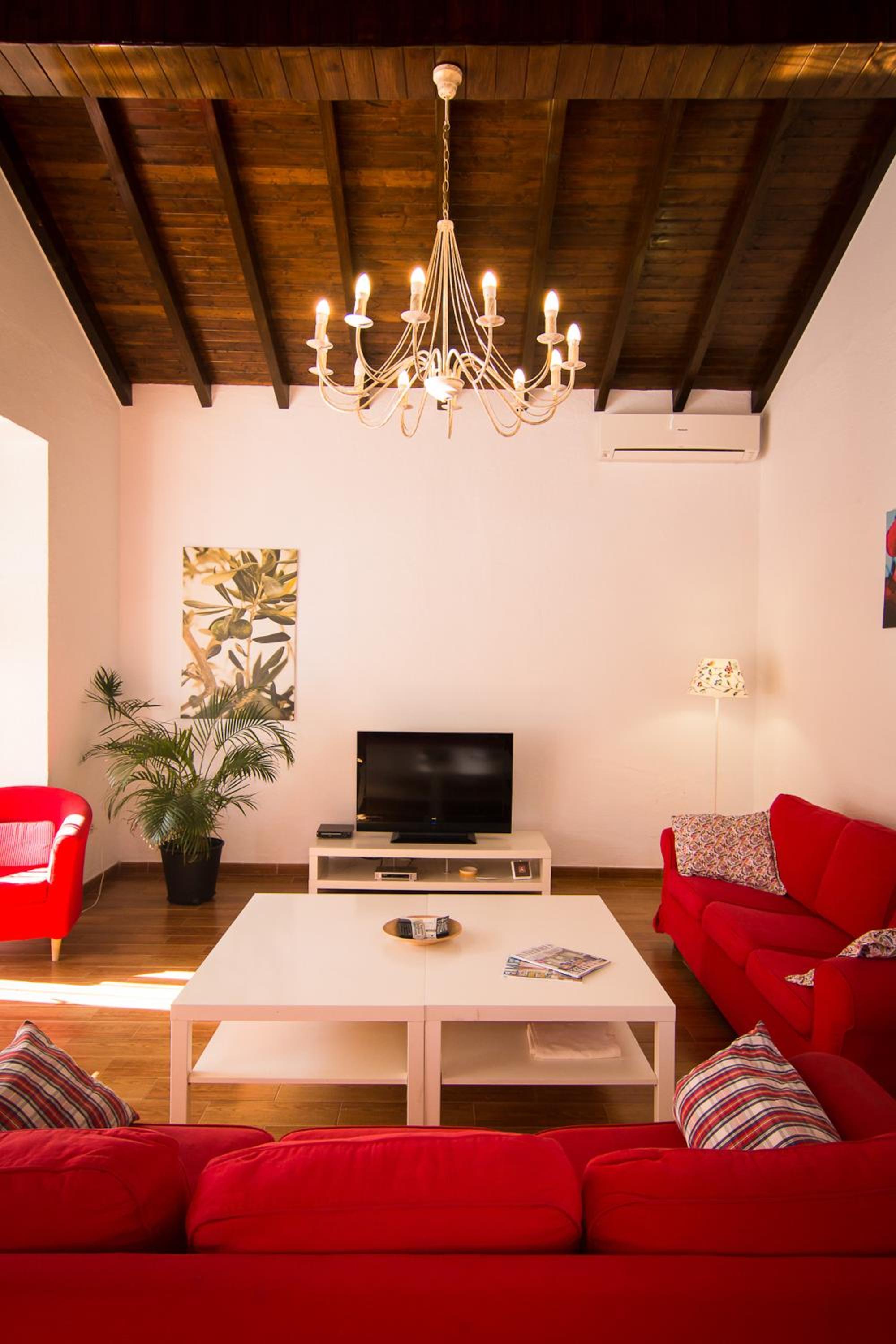 Holidays2Fuengirola Villa 6 bedroom 200 mts Beach