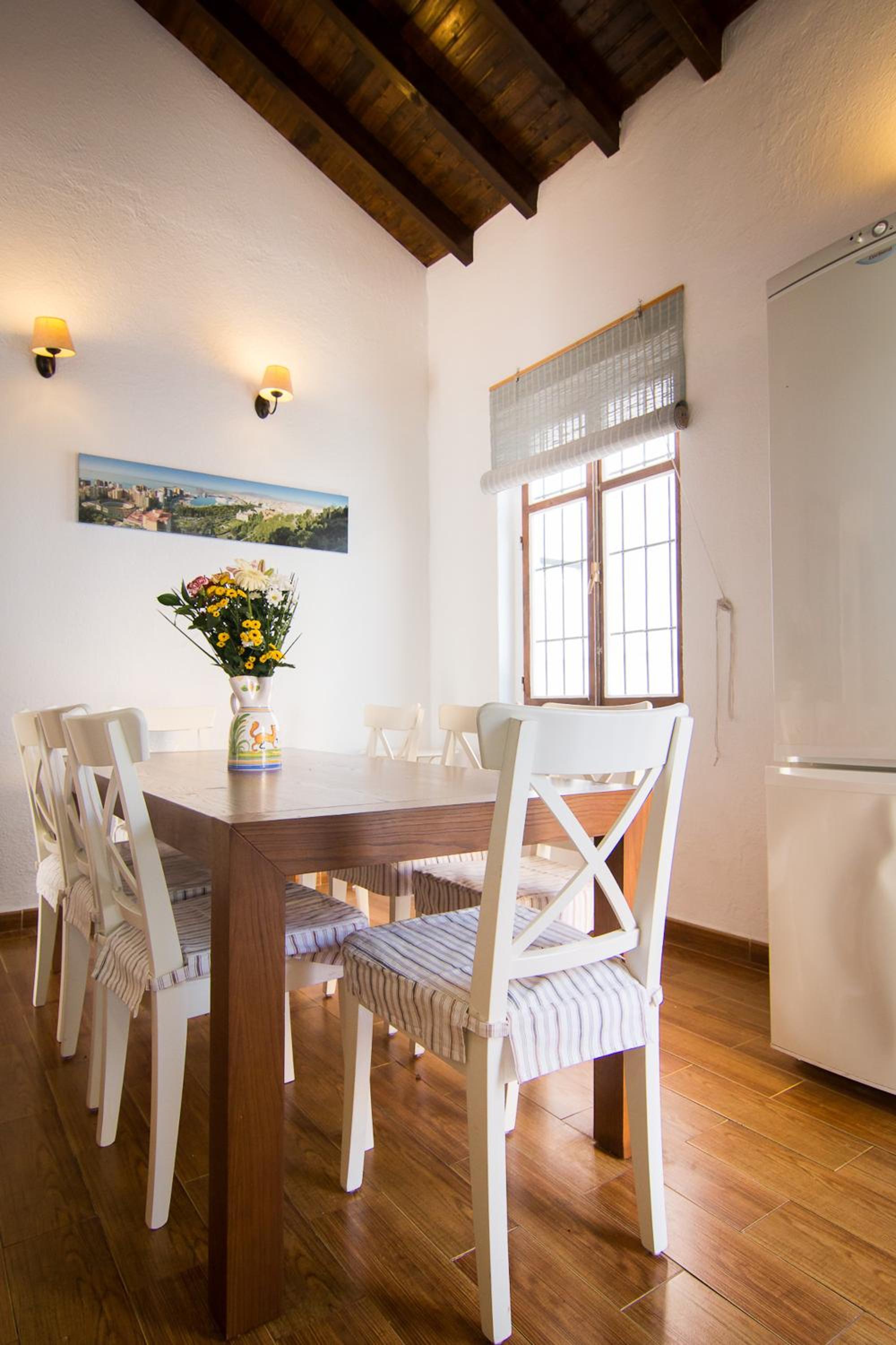 Holidays2Fuengirola Villa 6 bedroom 200 mts Beach
