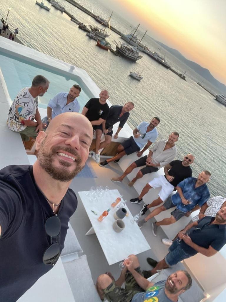 One Manto Square photo 3