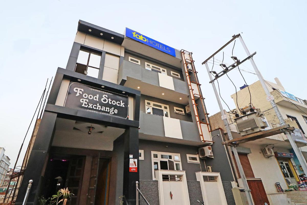 FabHotel Townhouse Inn