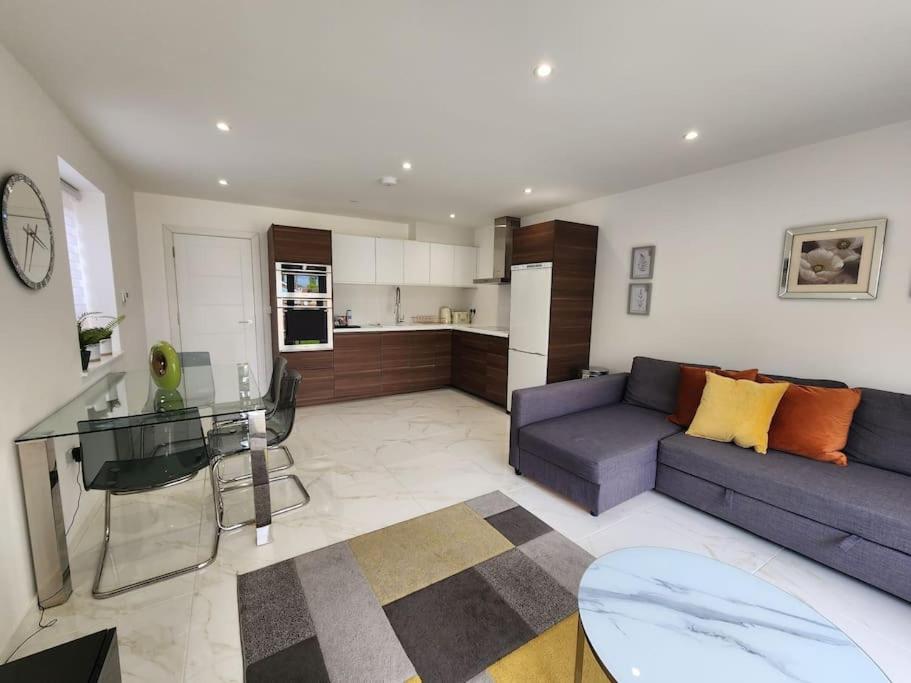 Luxury 2-Bedroom Apartment 2 view 2