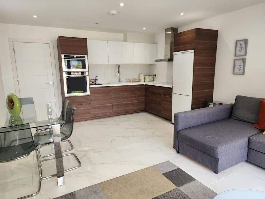 Luxury 2-Bedroom Apartment 2 view 5