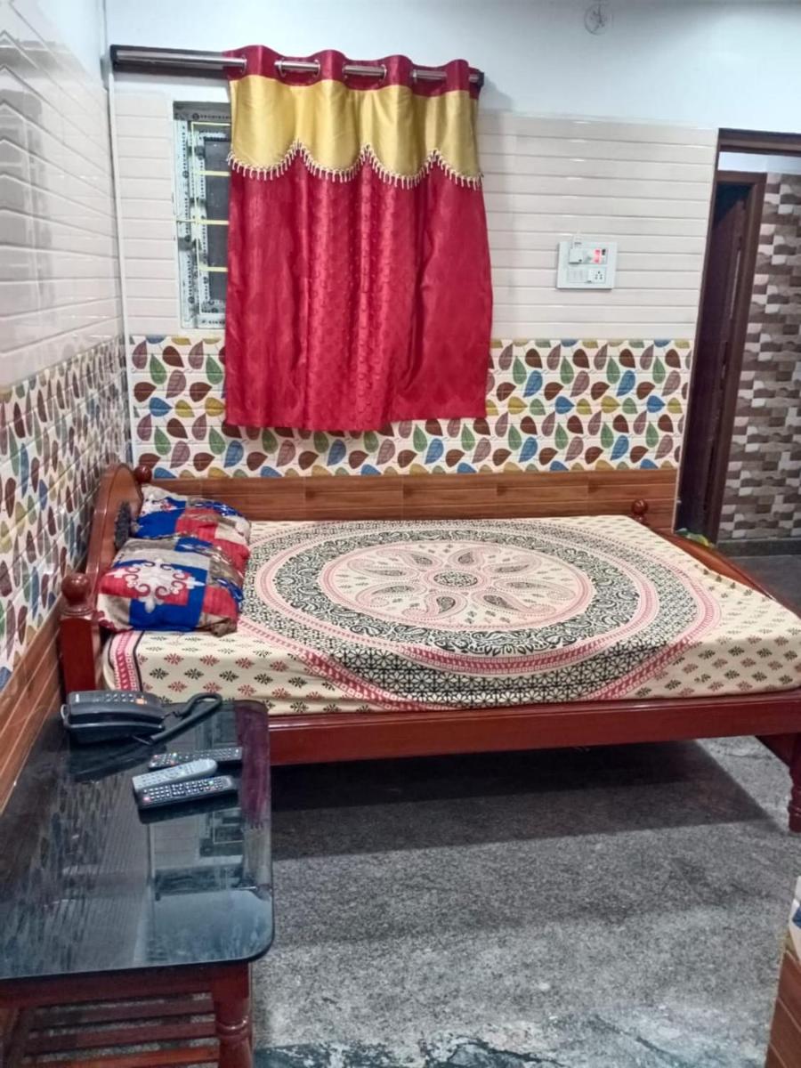 Sri Mahalakshmi Deluxe Lodging Arakonam view 4