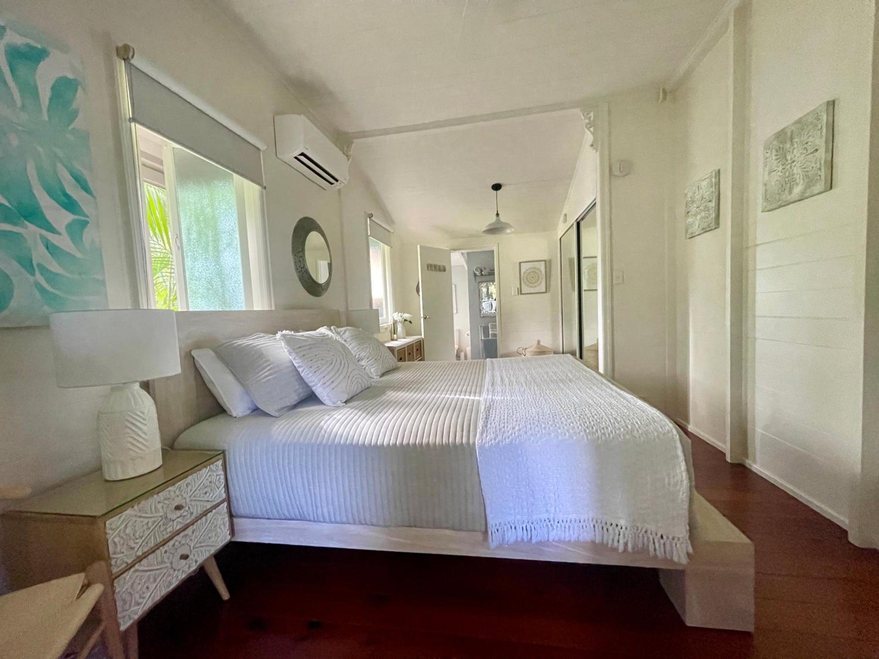 Sweet Creek Cottage, Palm Cove, 200m to Beach, Heated Pool, Pets