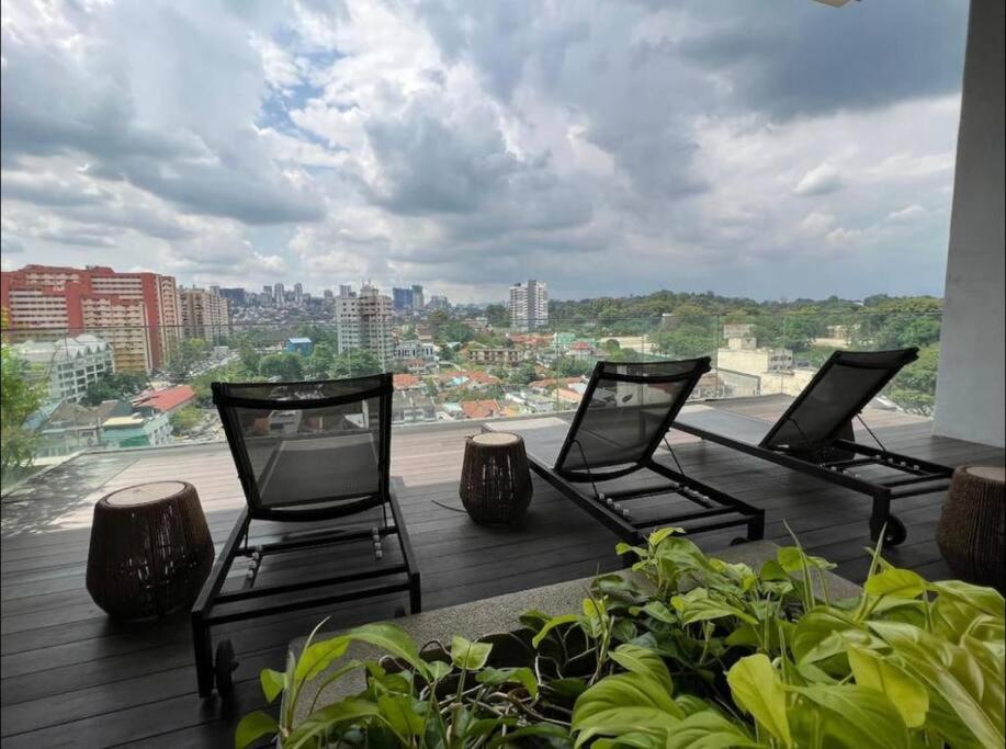KLSentral-Bangsar-MidValley-2-10pax-Netflix-Balcony-Super Fast Internet