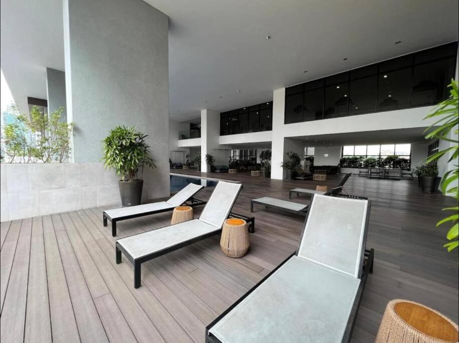 KLSentral-Bangsar-MidValley-2-10pax-Netflix-Balcony-Super Fast Internet