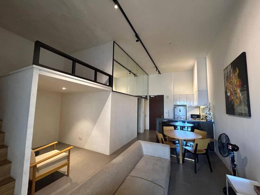 KLSentral-Bangsar-MidValley-2-10pax-Netflix-Balcony-Super Fast Internet