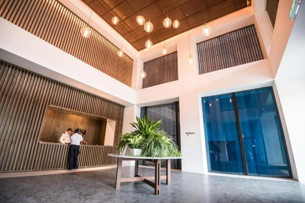 KLSentral-Bangsar-MidValley-2-10pax-Netflix-Balcony-Super Fast Internet