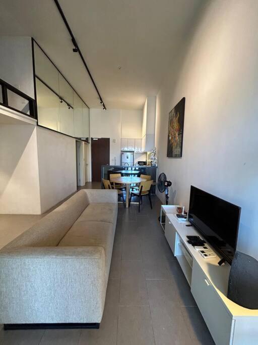 KLSentral-Bangsar-MidValley-2-10pax-Netflix-Balcony-Super Fast Internet
