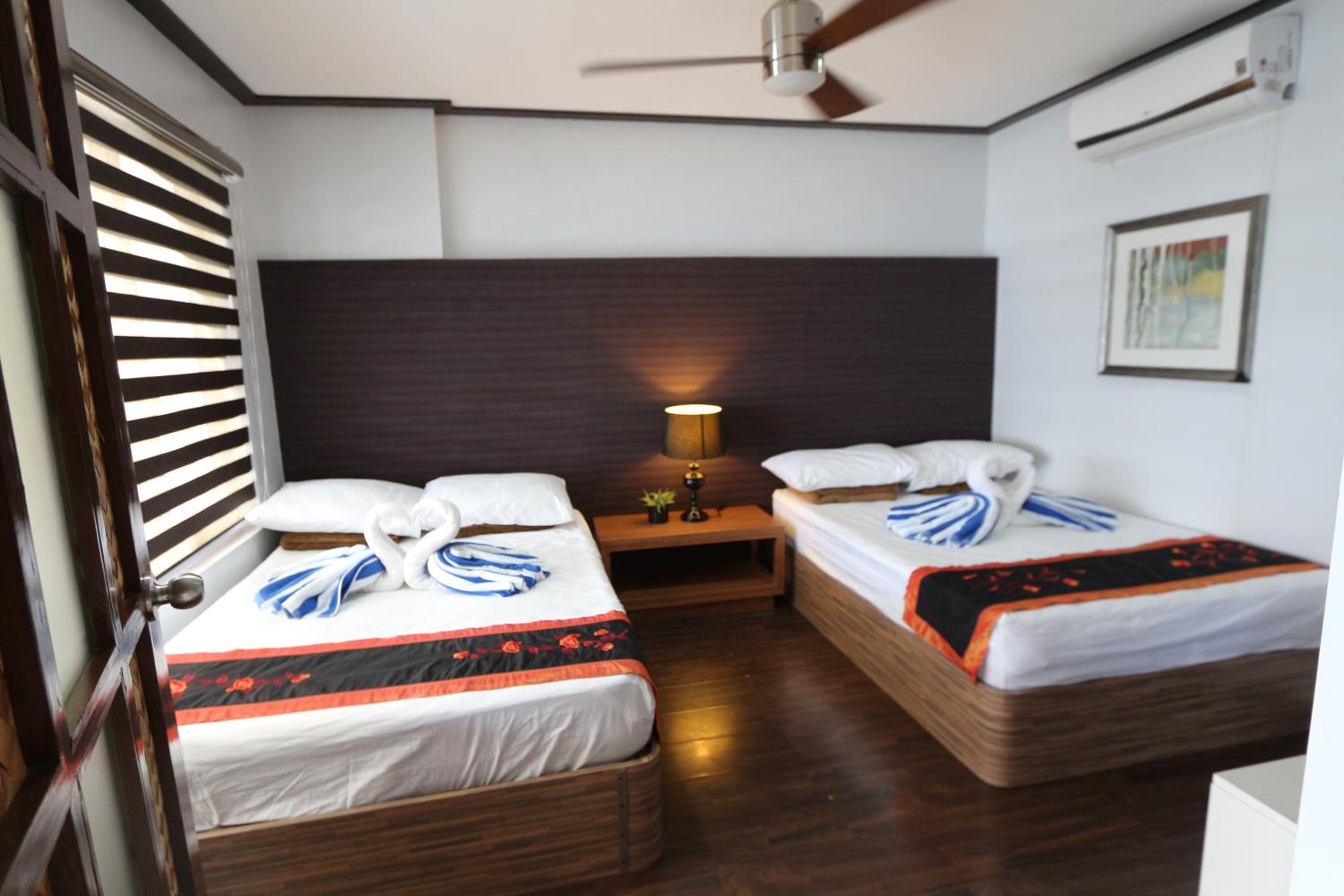 Noni's Resort