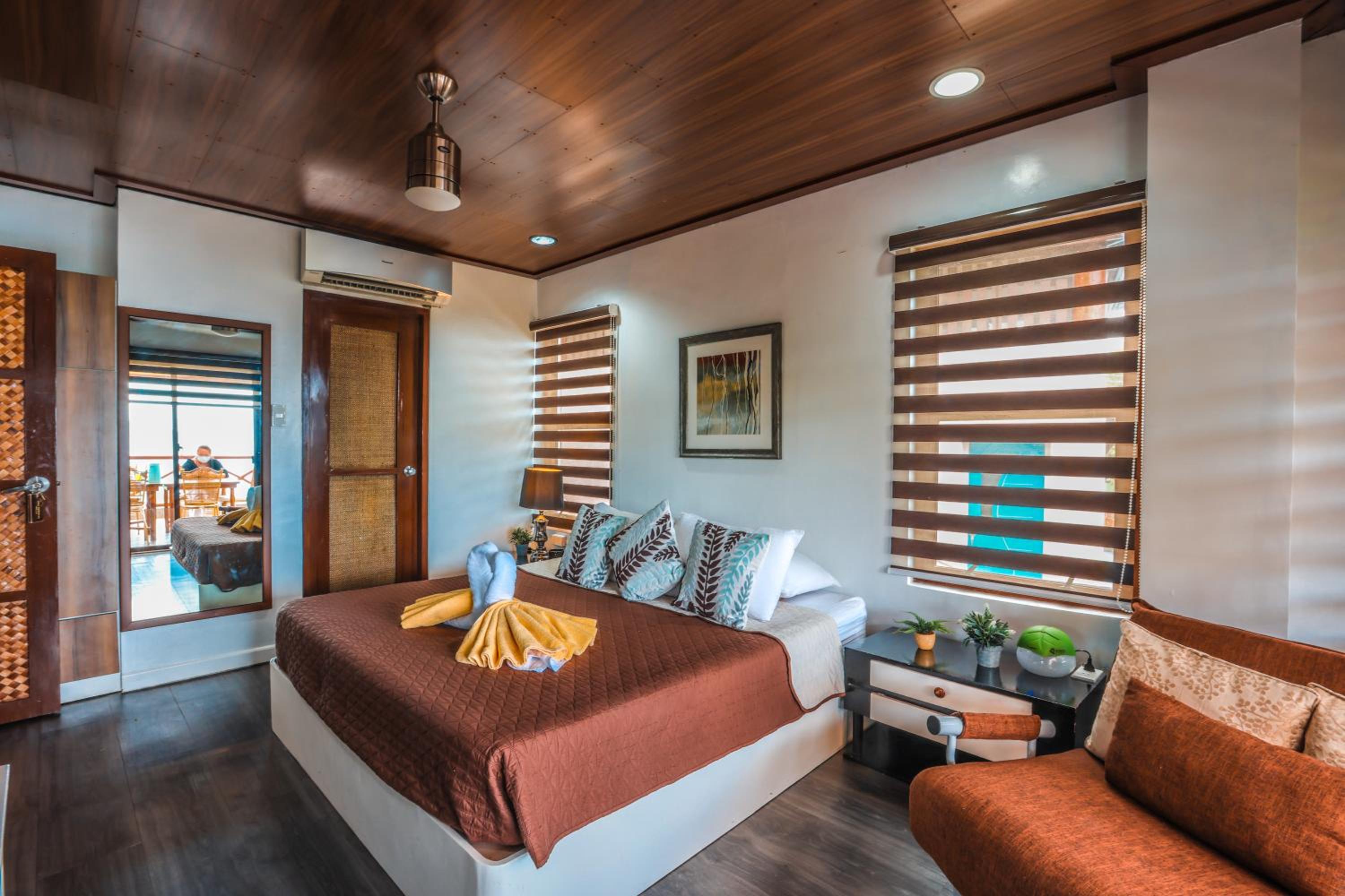 Noni's Resort