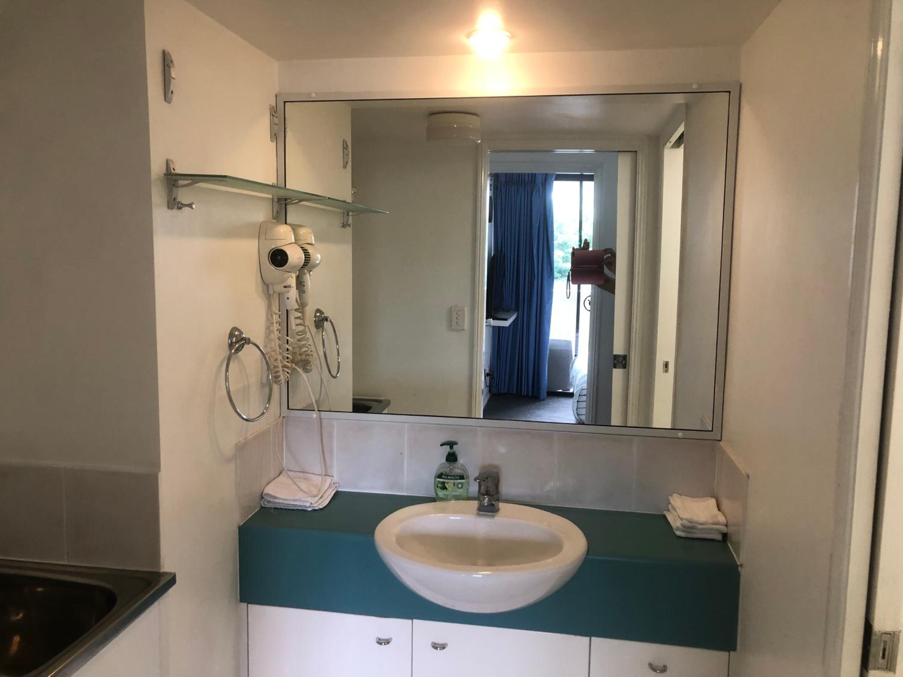 Private rooms in A shared Apartment Free Parking