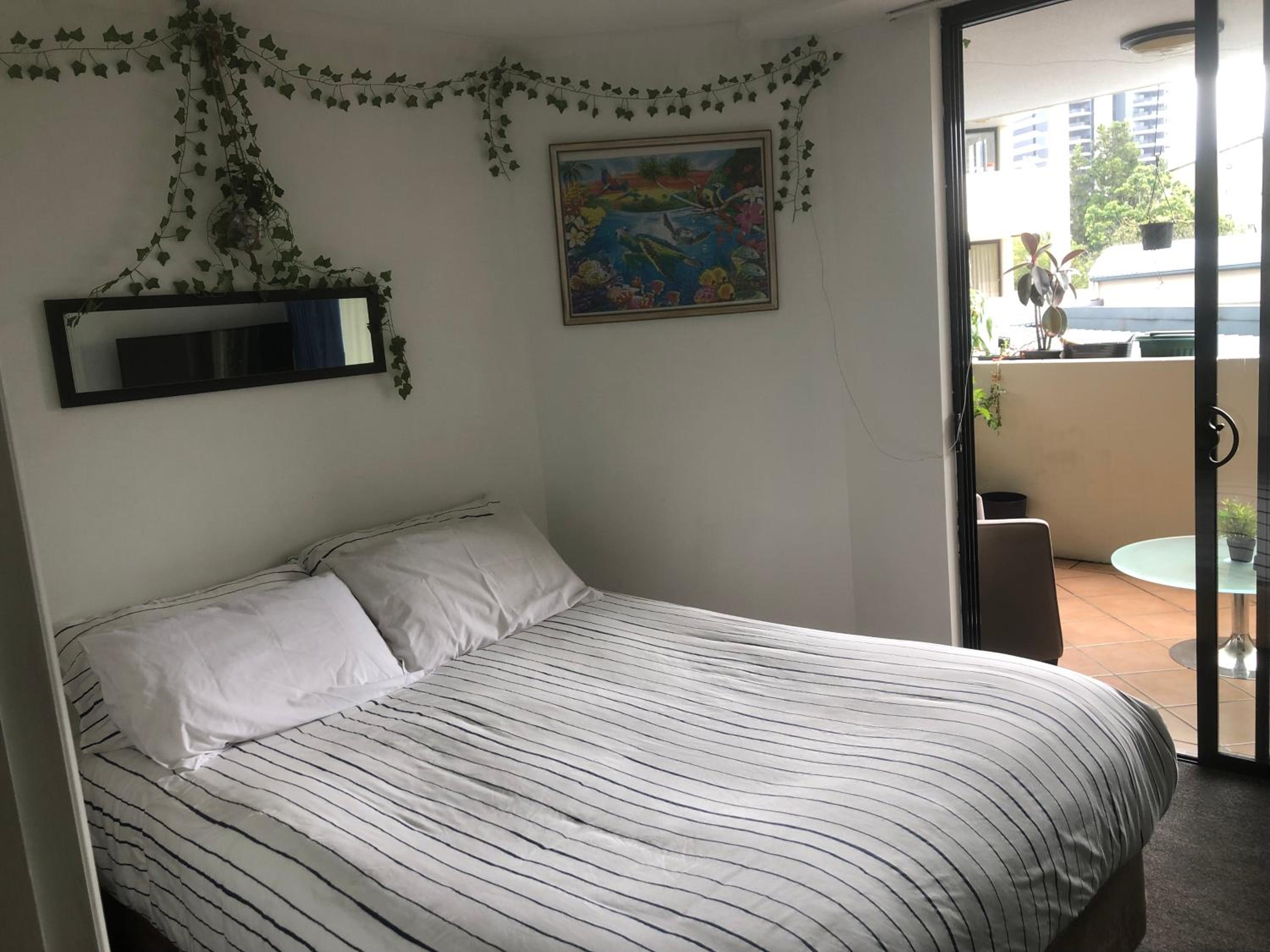 Private rooms in A shared Apartment Free Parking