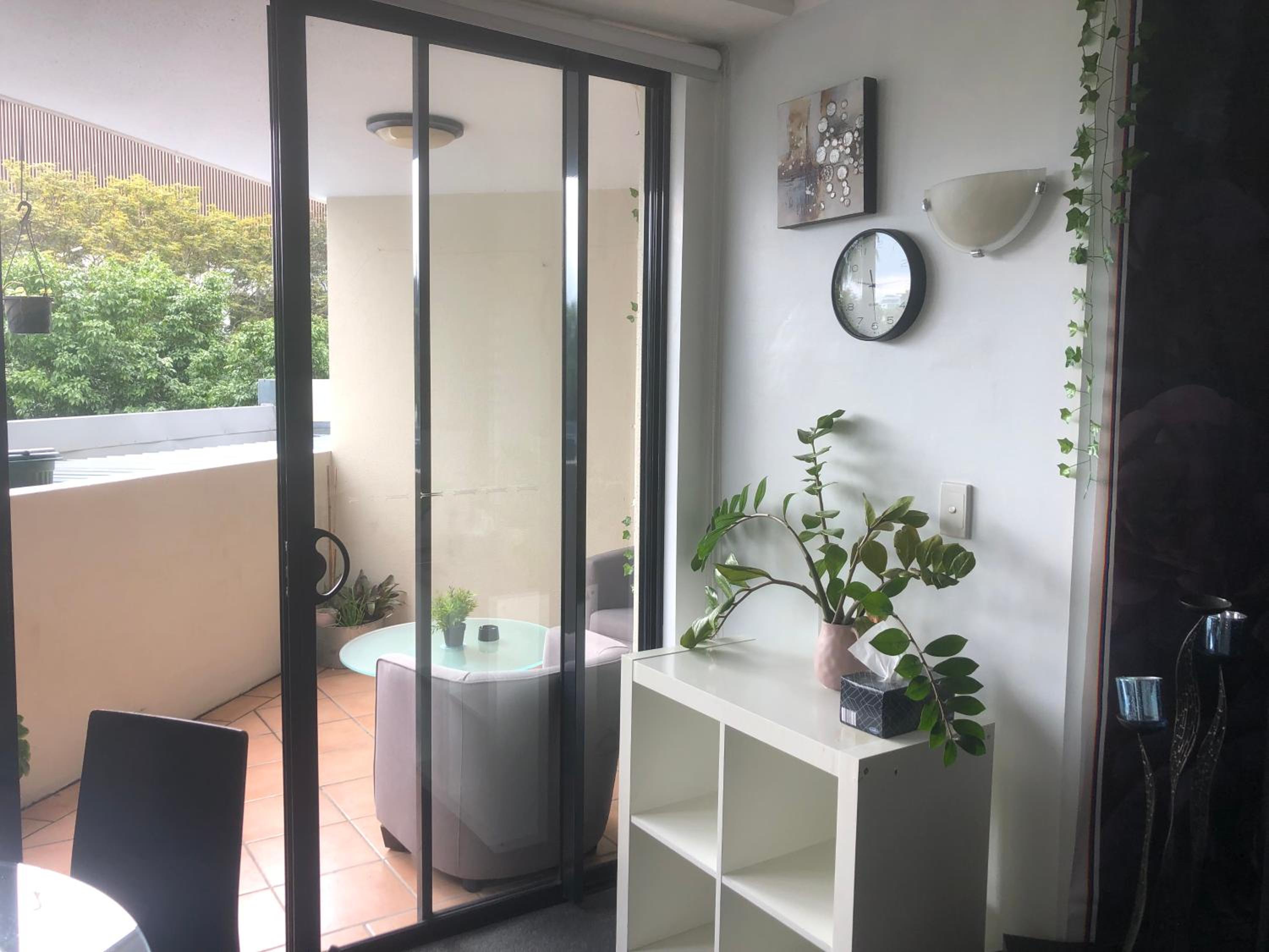 Private rooms in A shared Apartment Free Parking