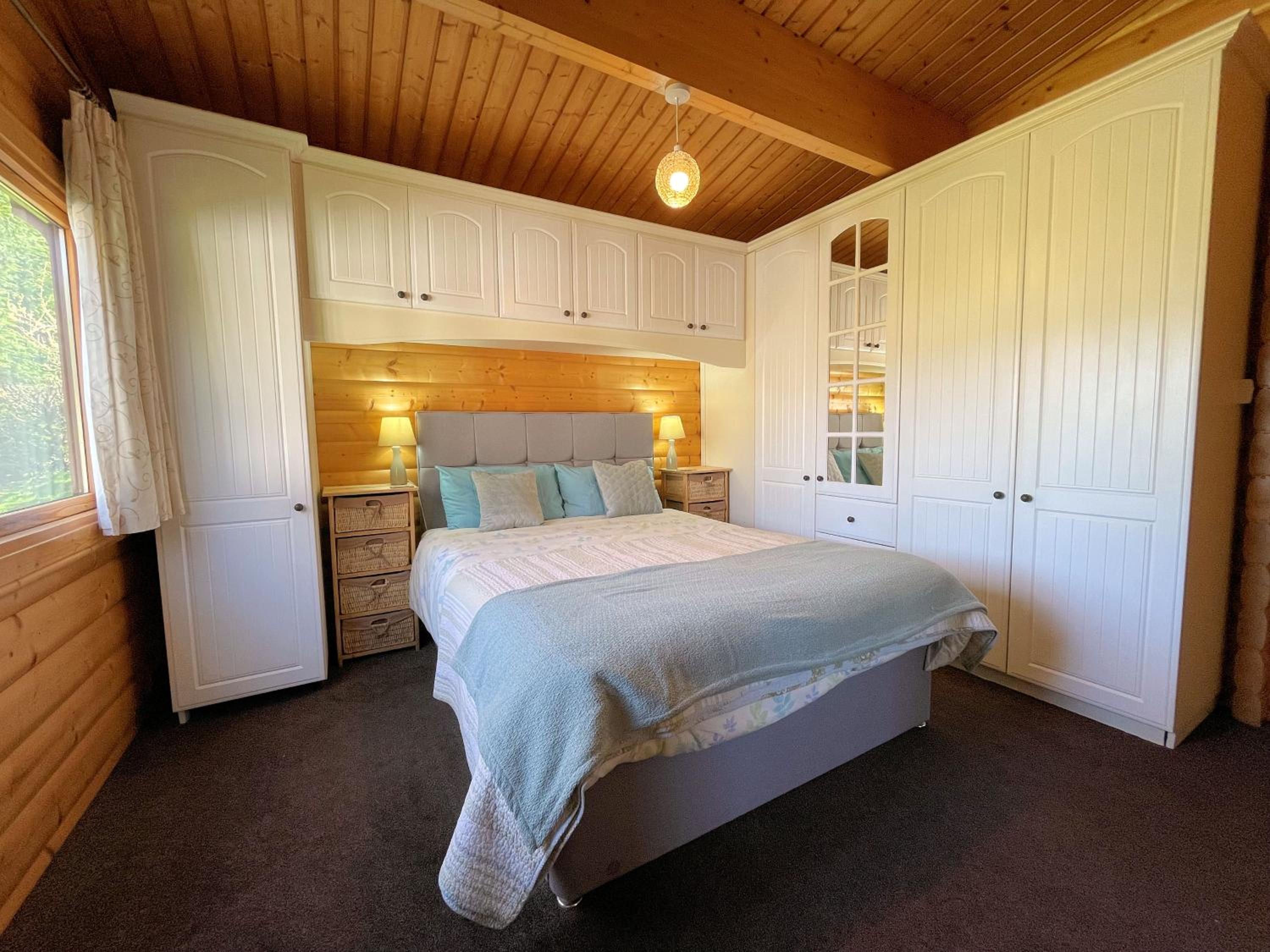Beautiful Norwegian Lodge in Kippford with Garden - Pass the Keys view 5