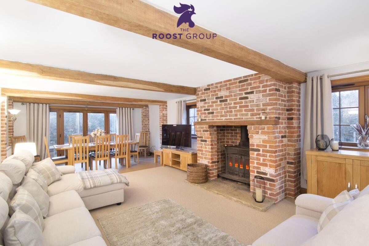 The Roost Group - The Coach House - HOT TUB view 3