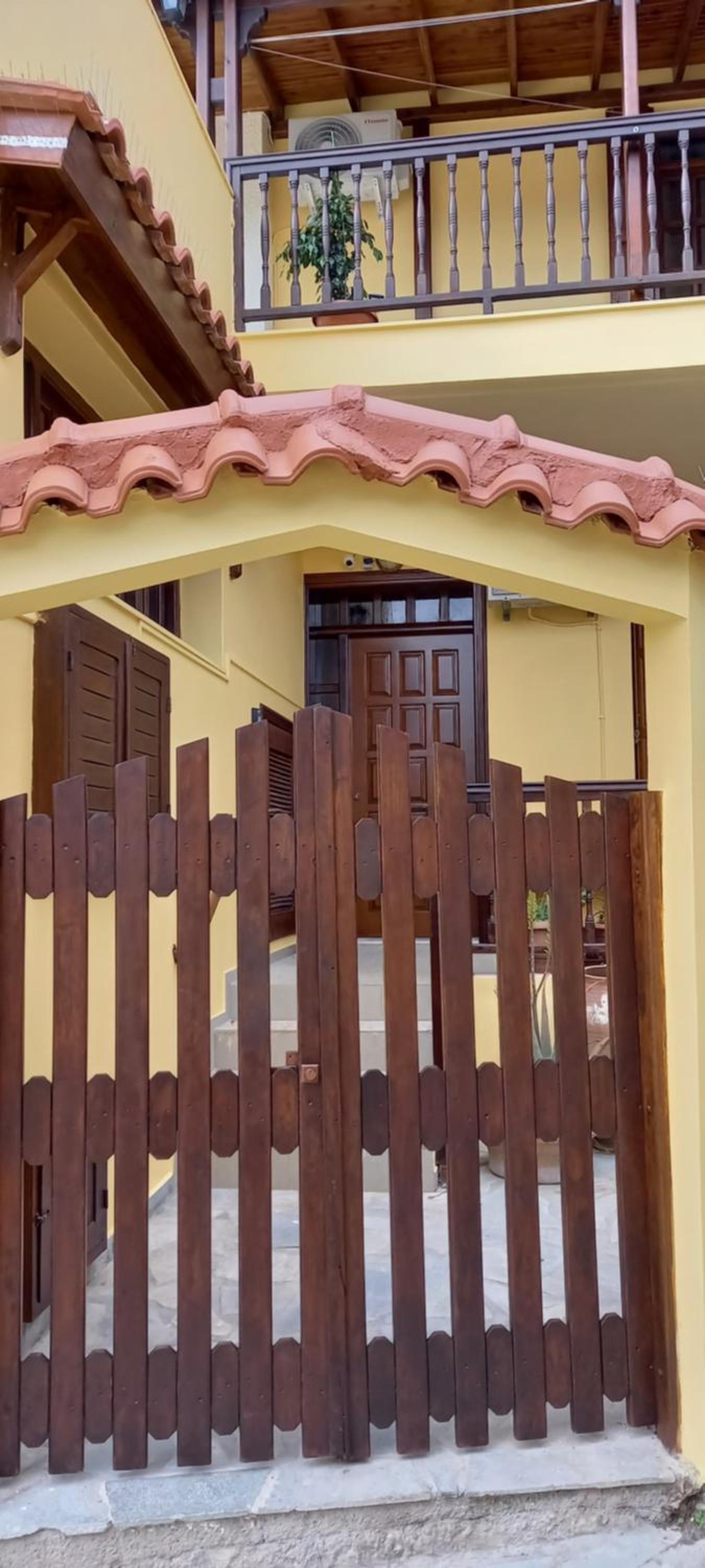 Giannis Traditional House