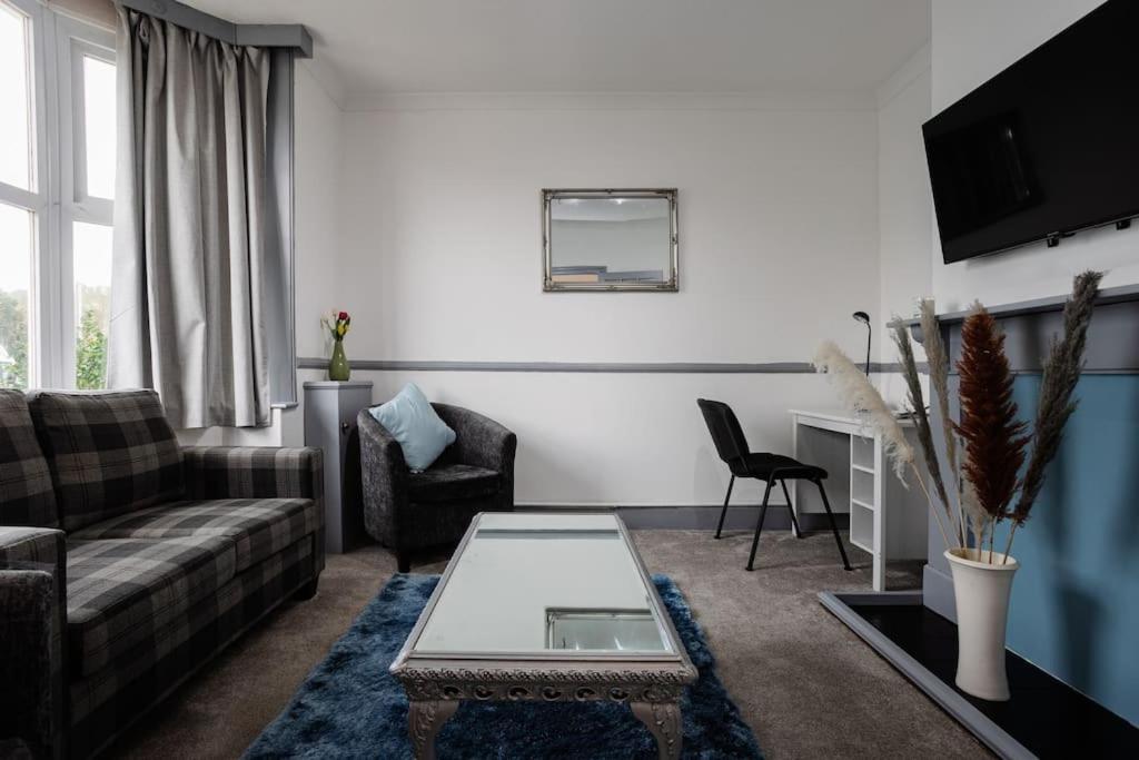 Your Home From Home in Newport. view 2