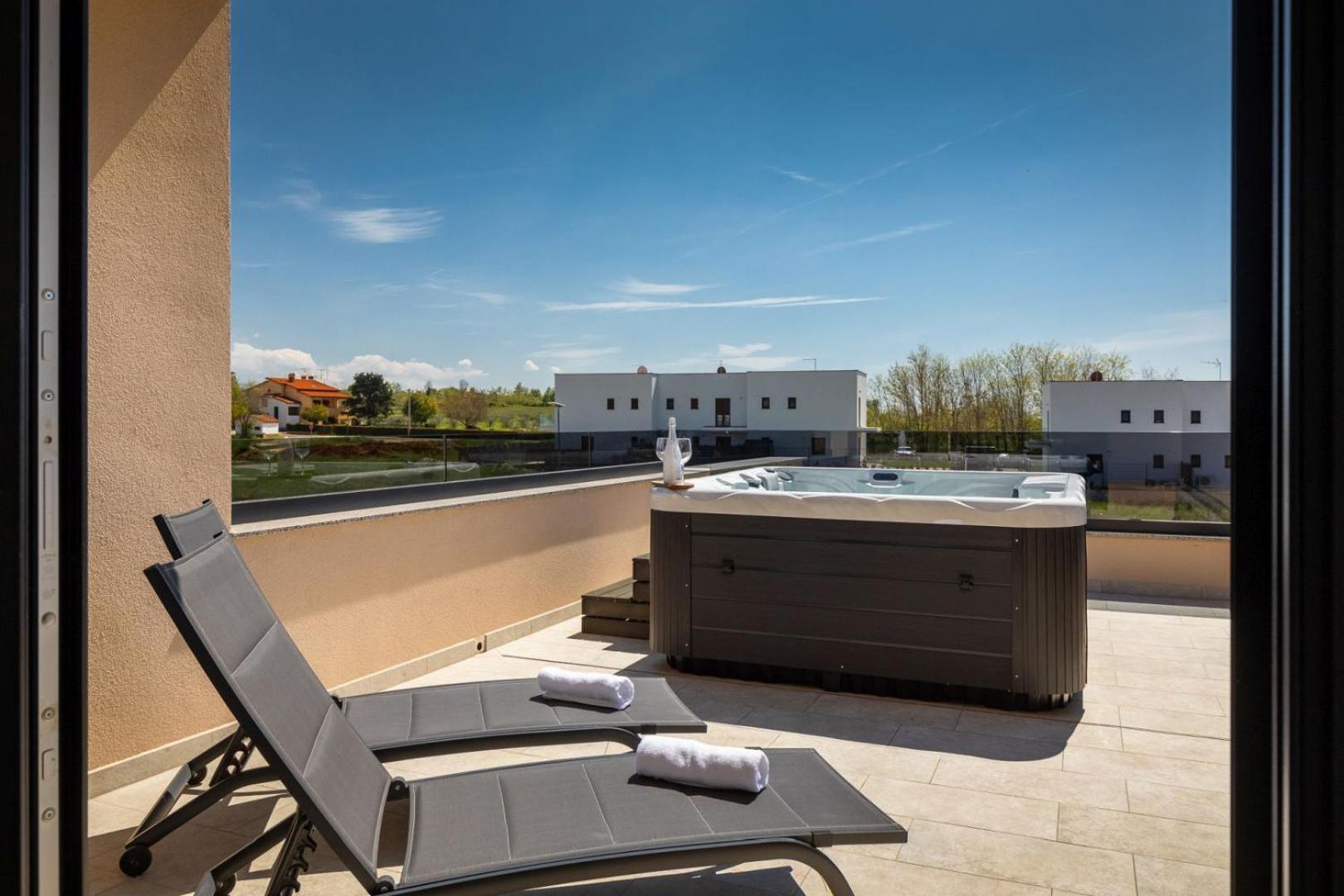 Modern villa Prudensia with outdoor pool near Poreč