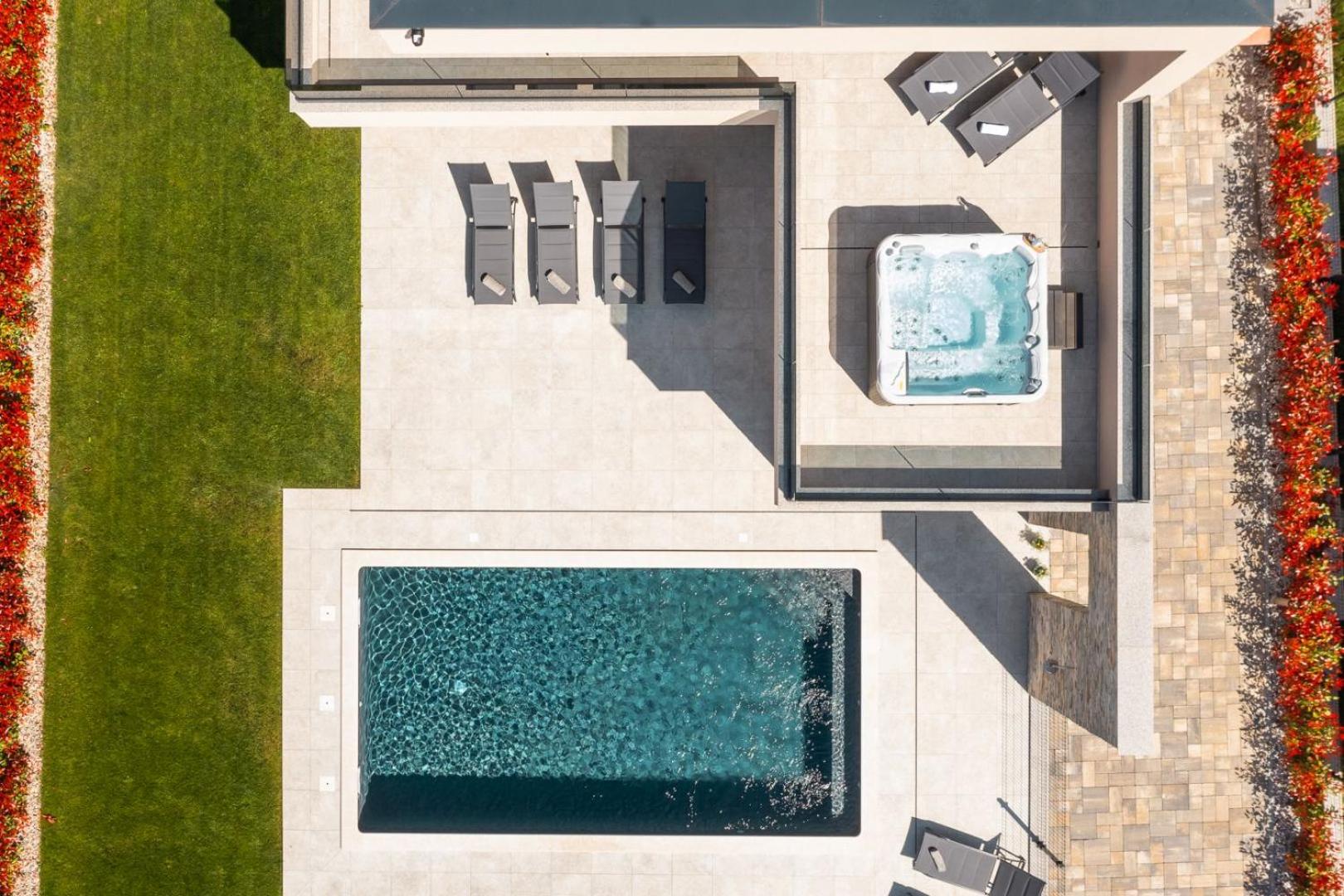Modern villa Prudensia with outdoor pool near Poreč