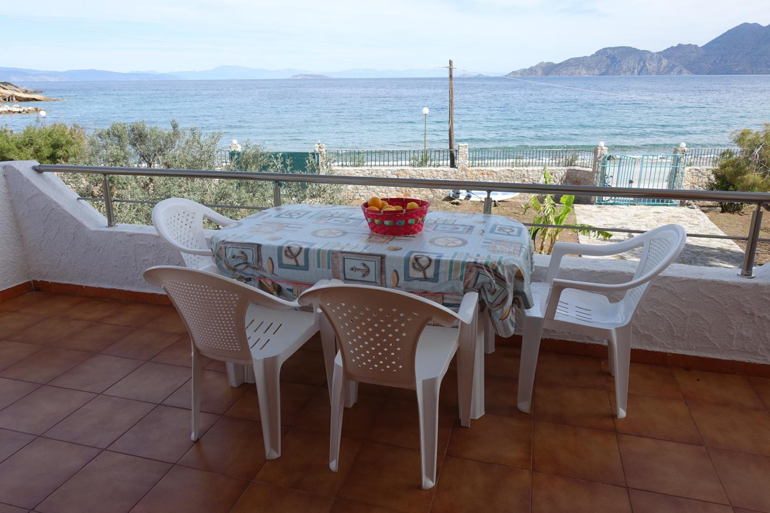 Villa in Kalloni direkt am Meer, tolle Aussicht view 2