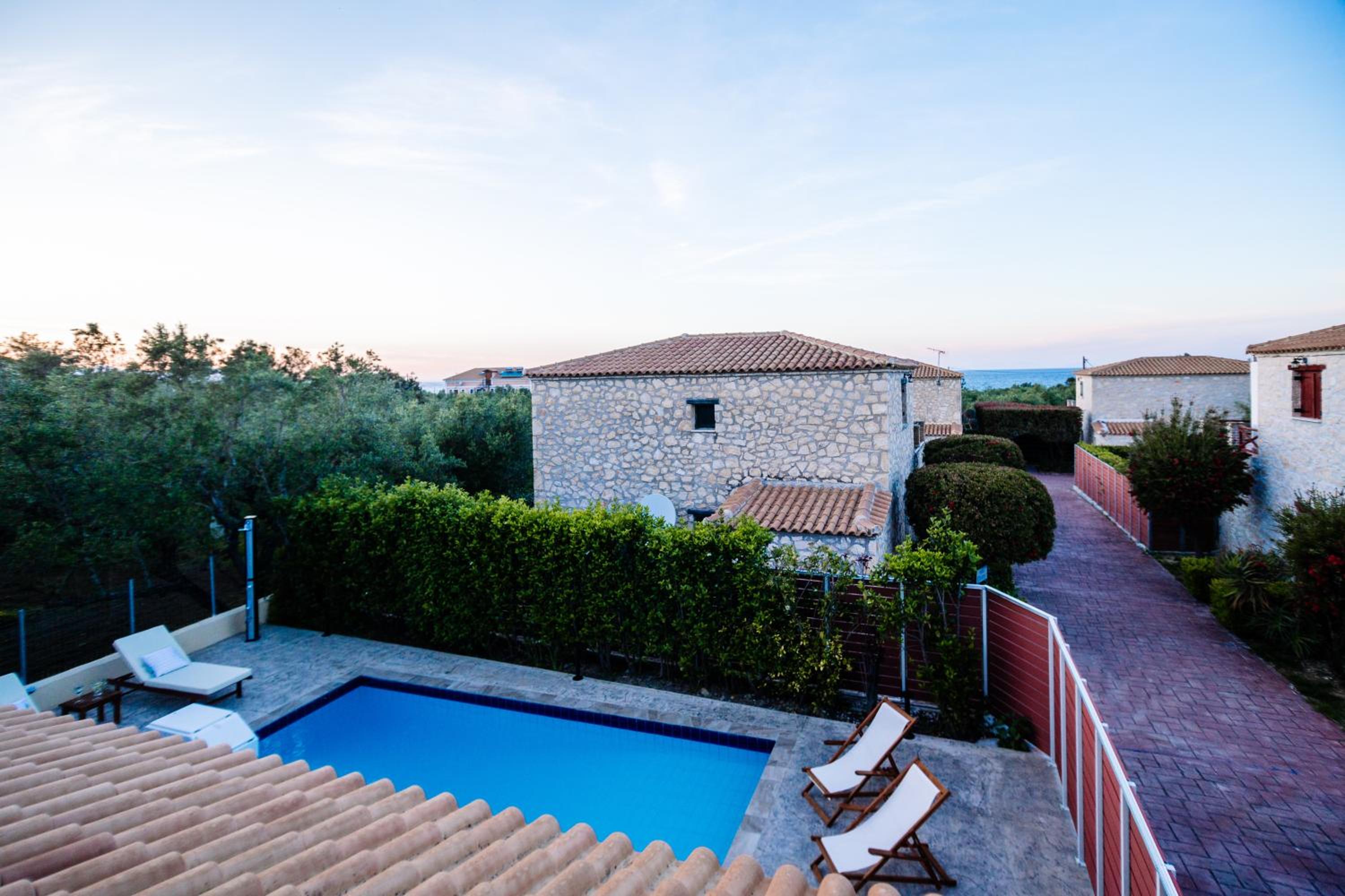 Villa Rosemarie - Luxurious Villa with Pool Just Steps Away from the Sea By Villa Mana Gers
