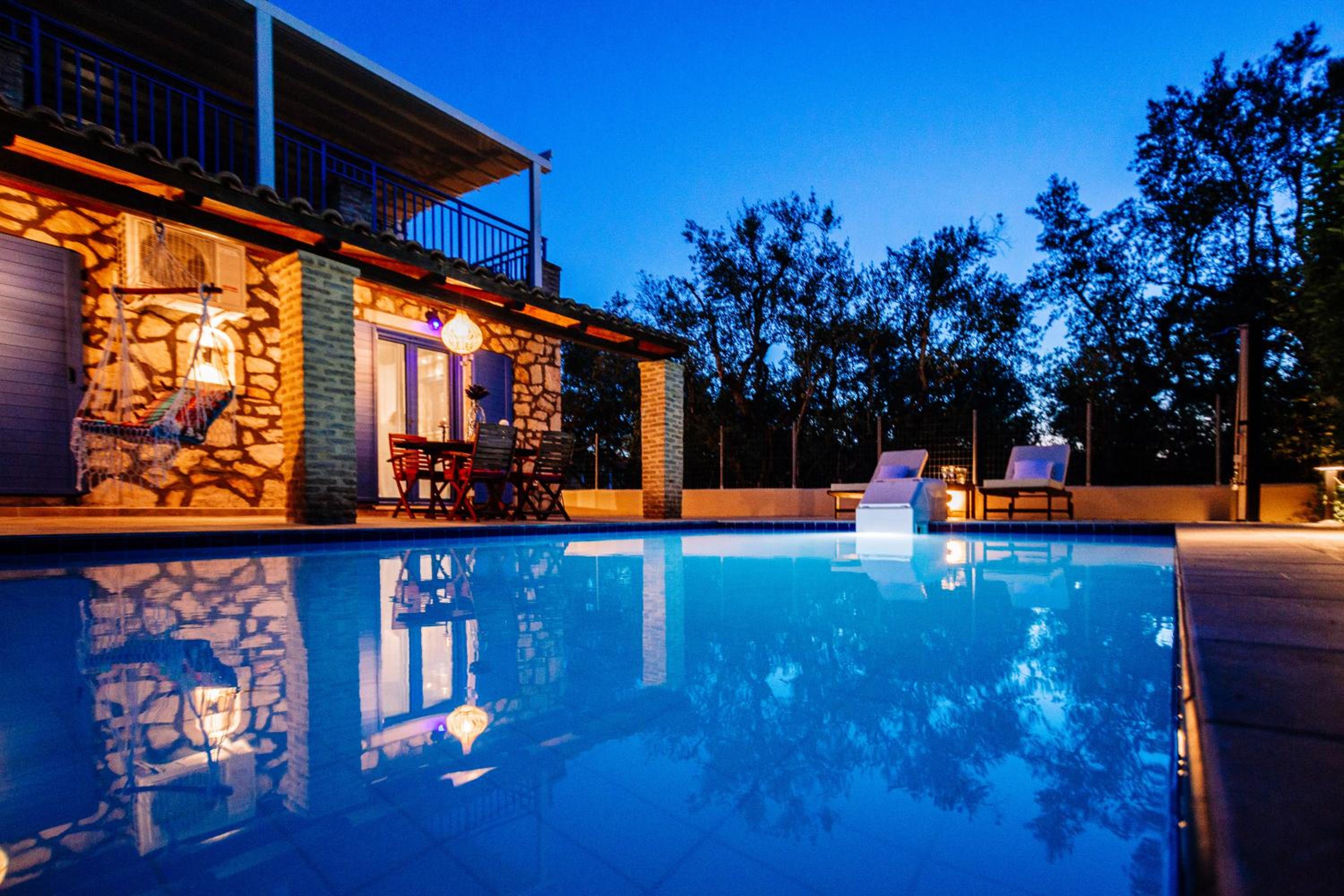 Villa Rosemarie - Luxurious Villa with Pool Just Steps Away from the Sea By Villa Mana Gers