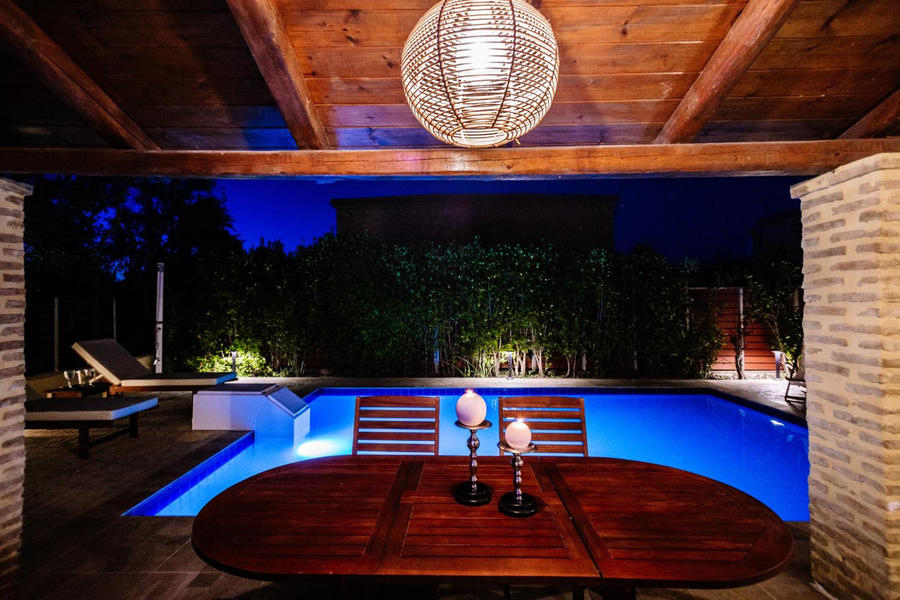 Villa Rosemarie - Luxurious Villa with Pool Just Steps Away from the Sea By Villa Mana Gers