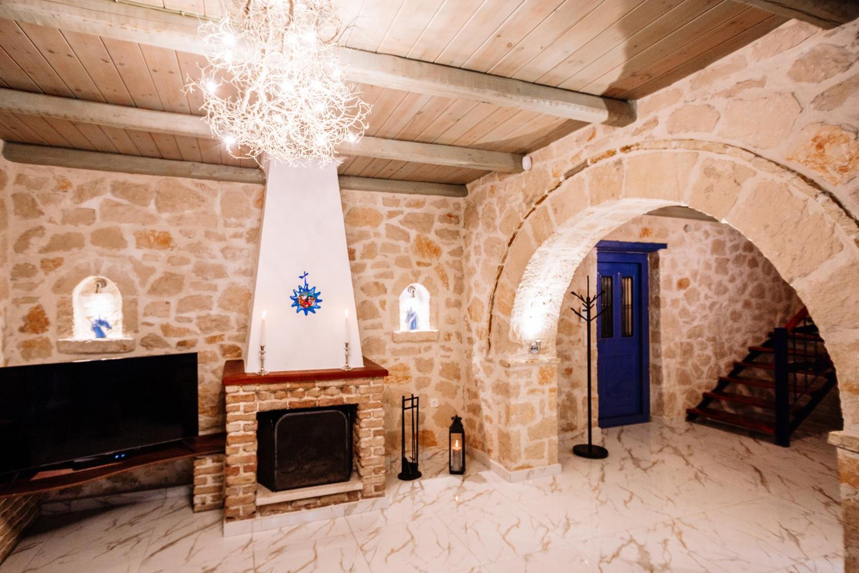 Villa Rosemarie - Luxurious Villa with Pool Just Steps Away from the Sea By Villa Mana Gers