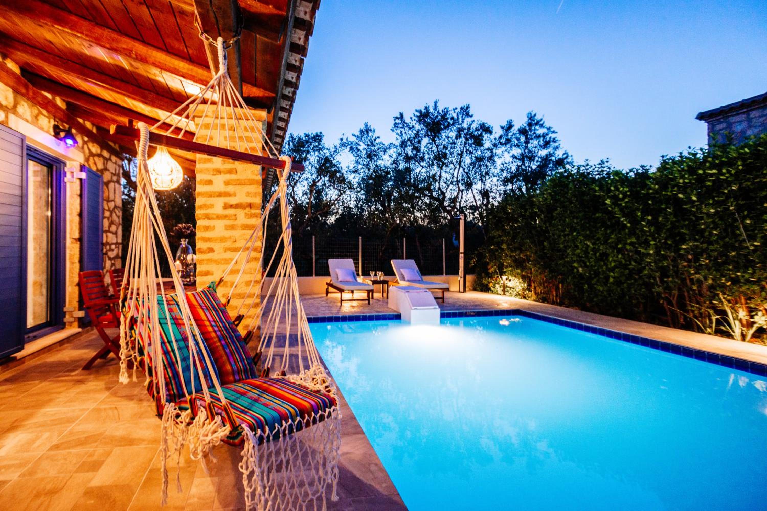 Villa Rosemarie - Luxurious Villa with Pool Just Steps Away from the Sea By Villa Mana Gers