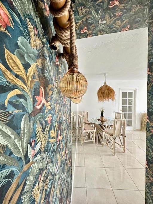 Hotel Tropical Lounge, Los Cristianos, Pool & Sea, Wifi - Image 1