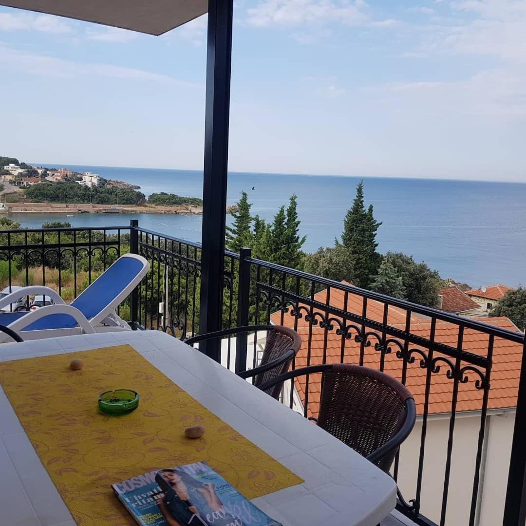 apartments Maca