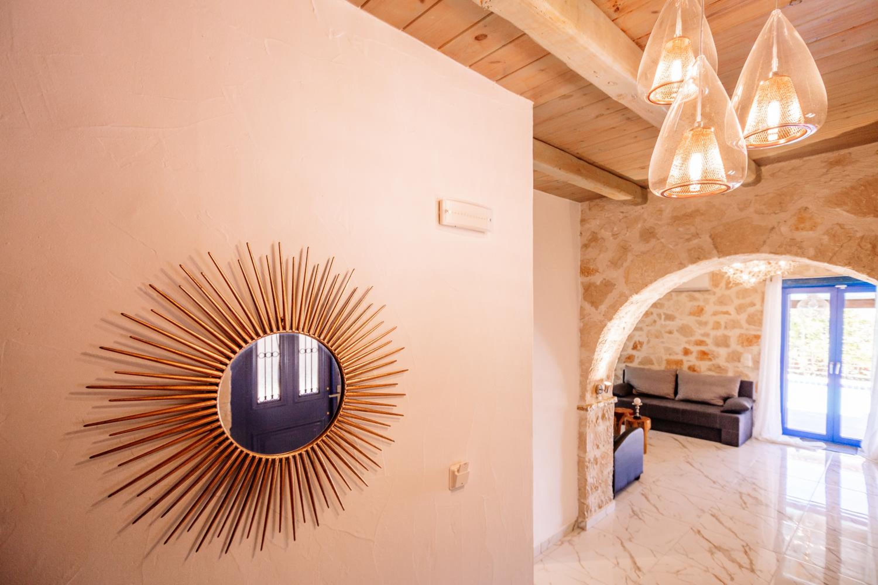 Villa Rosemarie - Luxurious Villa with Pool Just Steps Away from the Sea By Villa Mana Gers