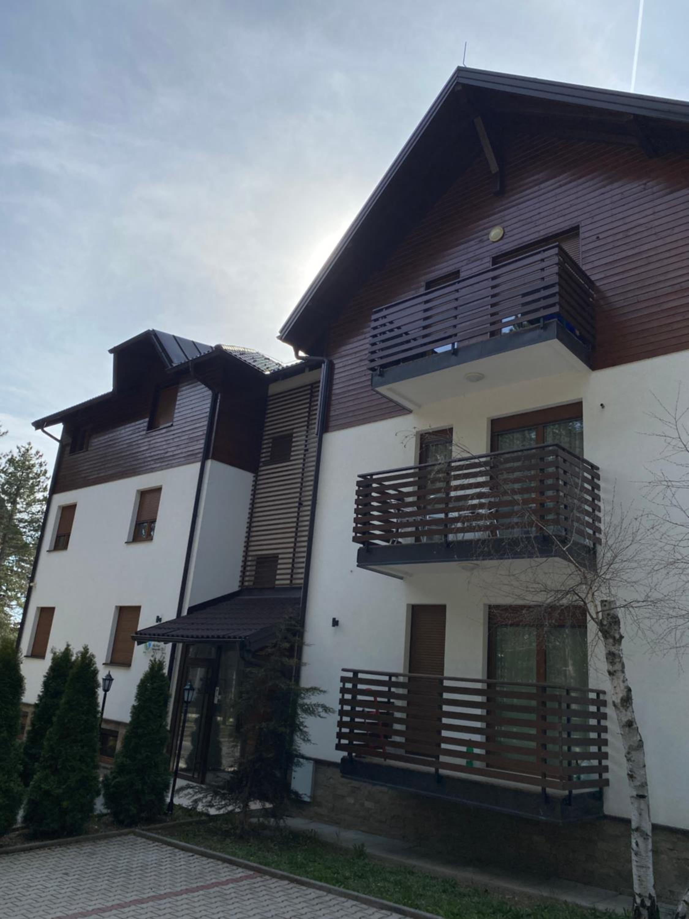 Miris tisine view 4