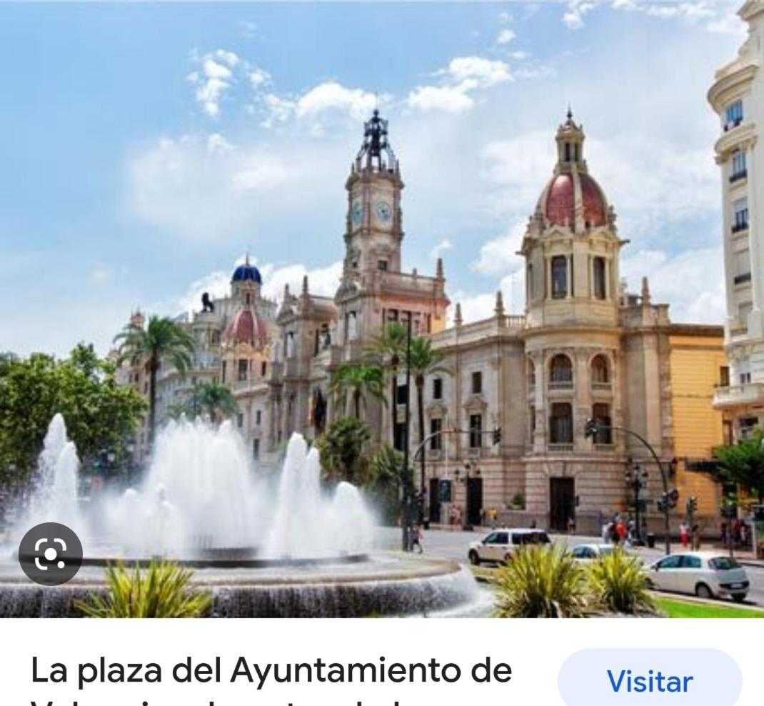 Valencia Centro andando y Playa malvarrosa tranvía