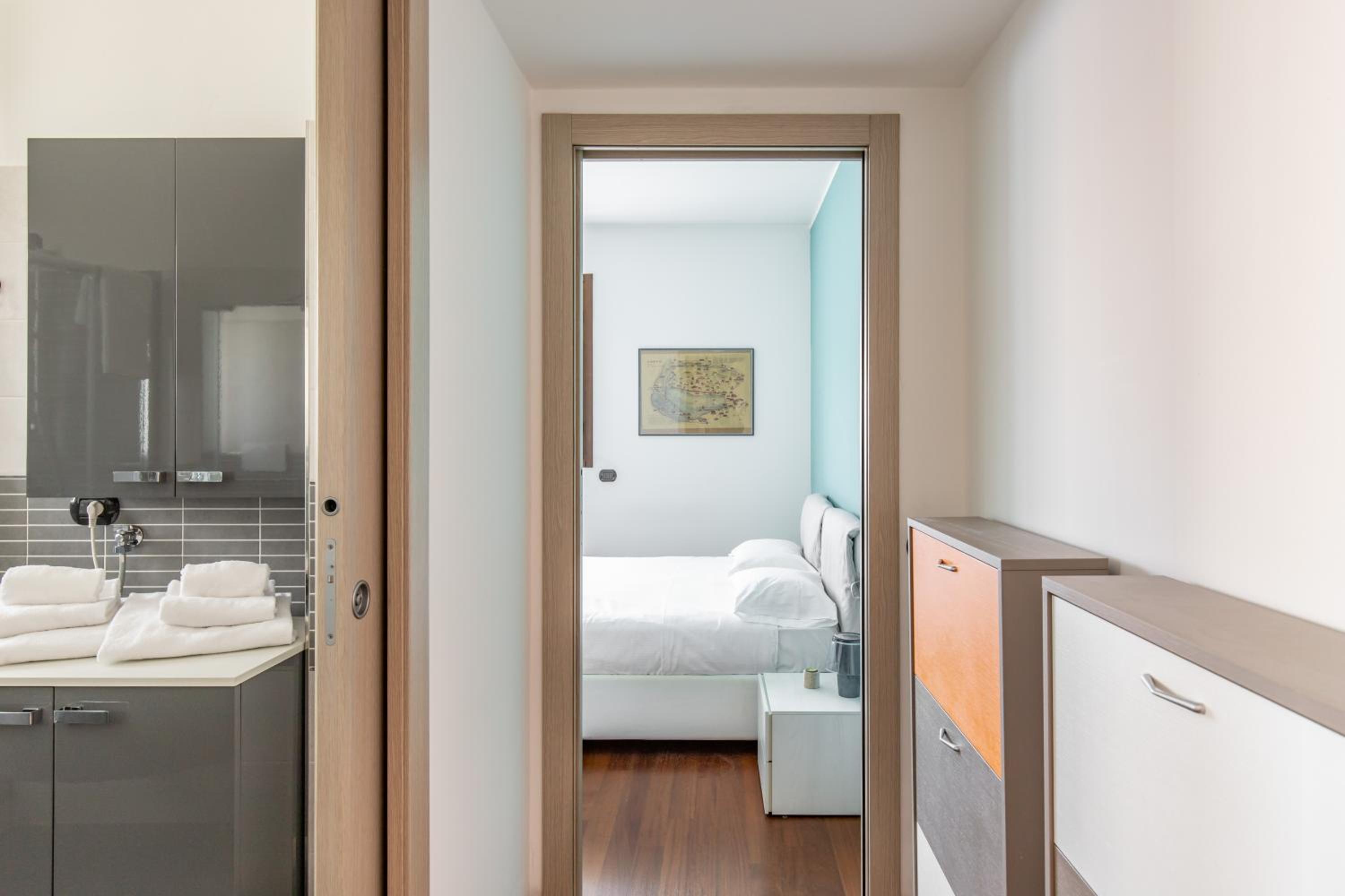 Duke Apartment - San Donato Milanese - by Host4U view 5