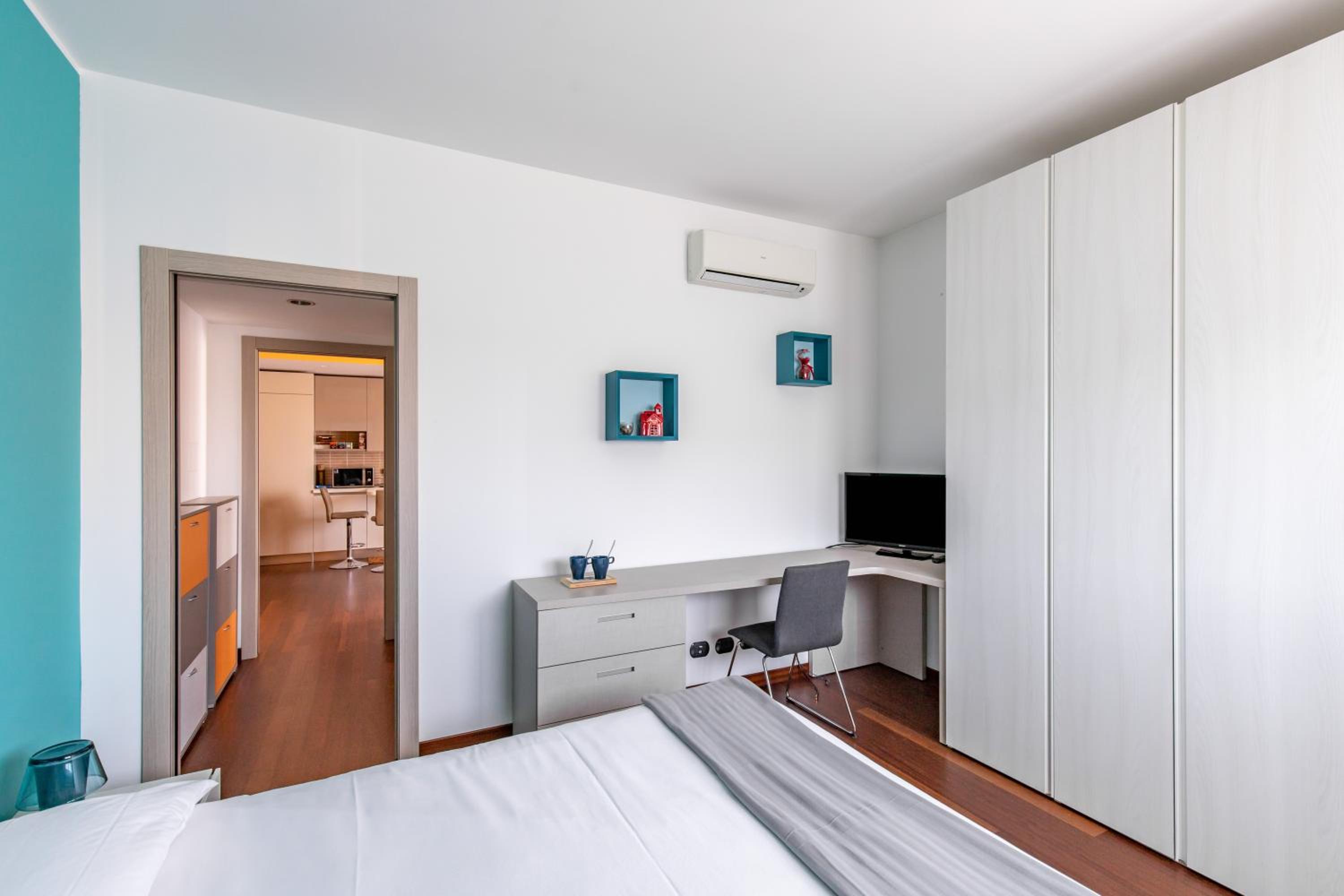 Duke Apartment - San Donato Milanese - by Host4U view 4