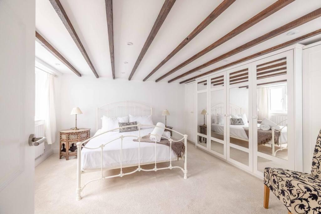 Prime Location, Walk To Windsor Castle & Shops