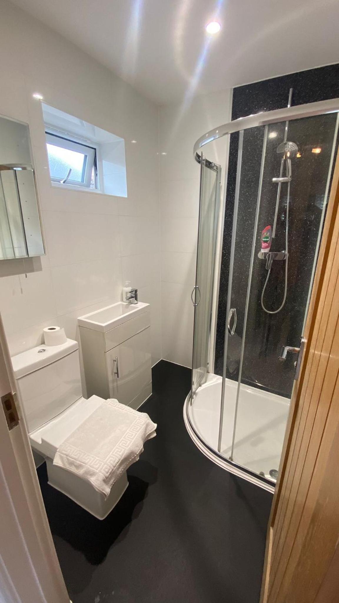 Deepcut Lodge Bed & Breakfast Self Service