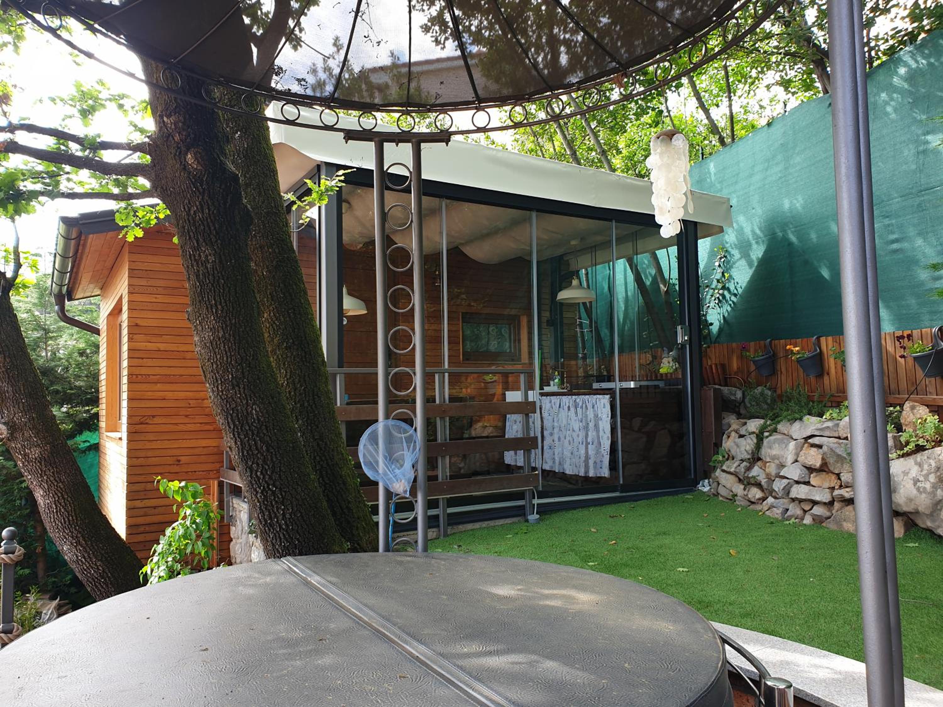 Lu Glamp view 4