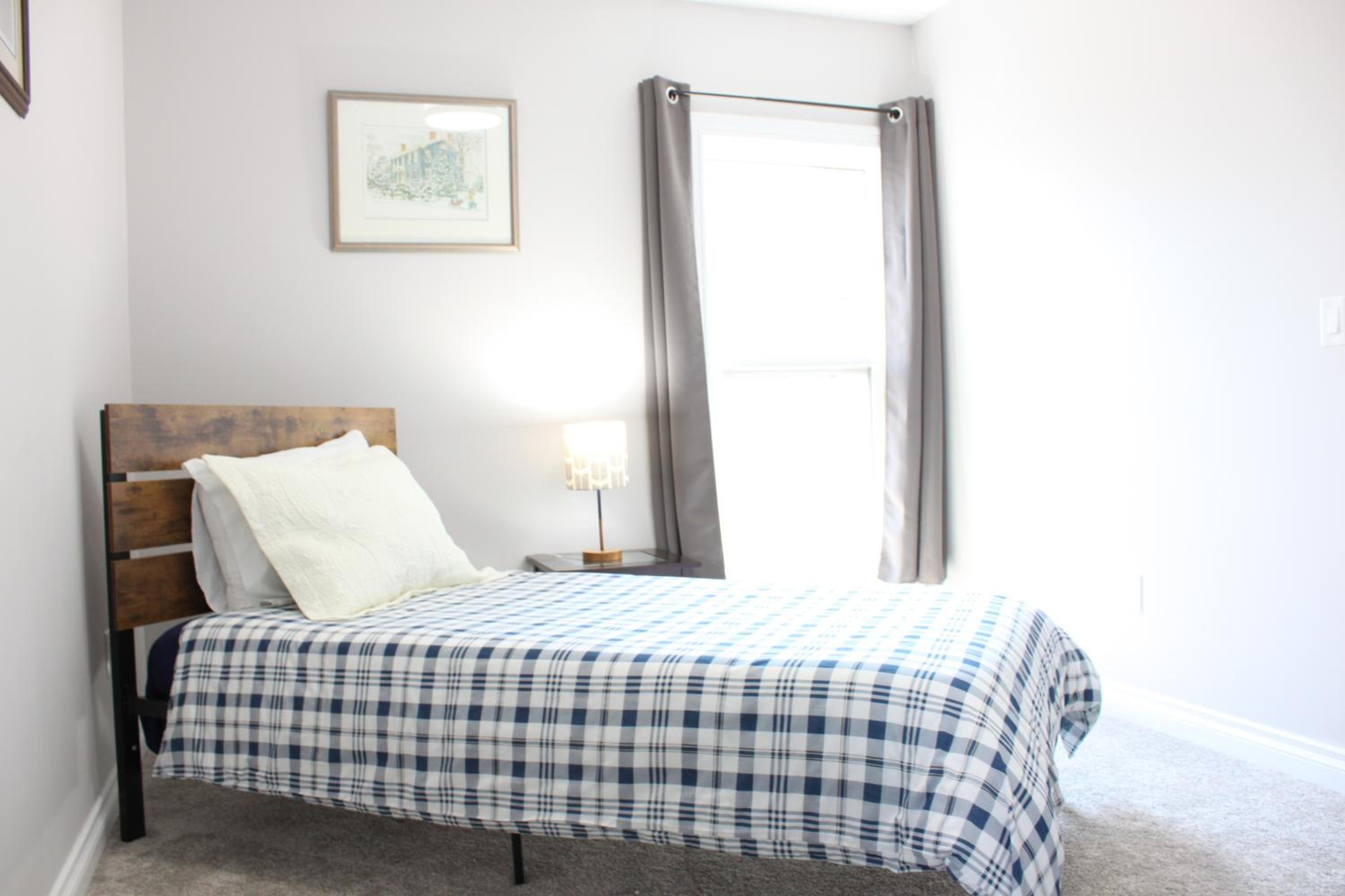 Peterborough Vacations - Stylish Home For A Perfect Stay for 4! - Property Image 2