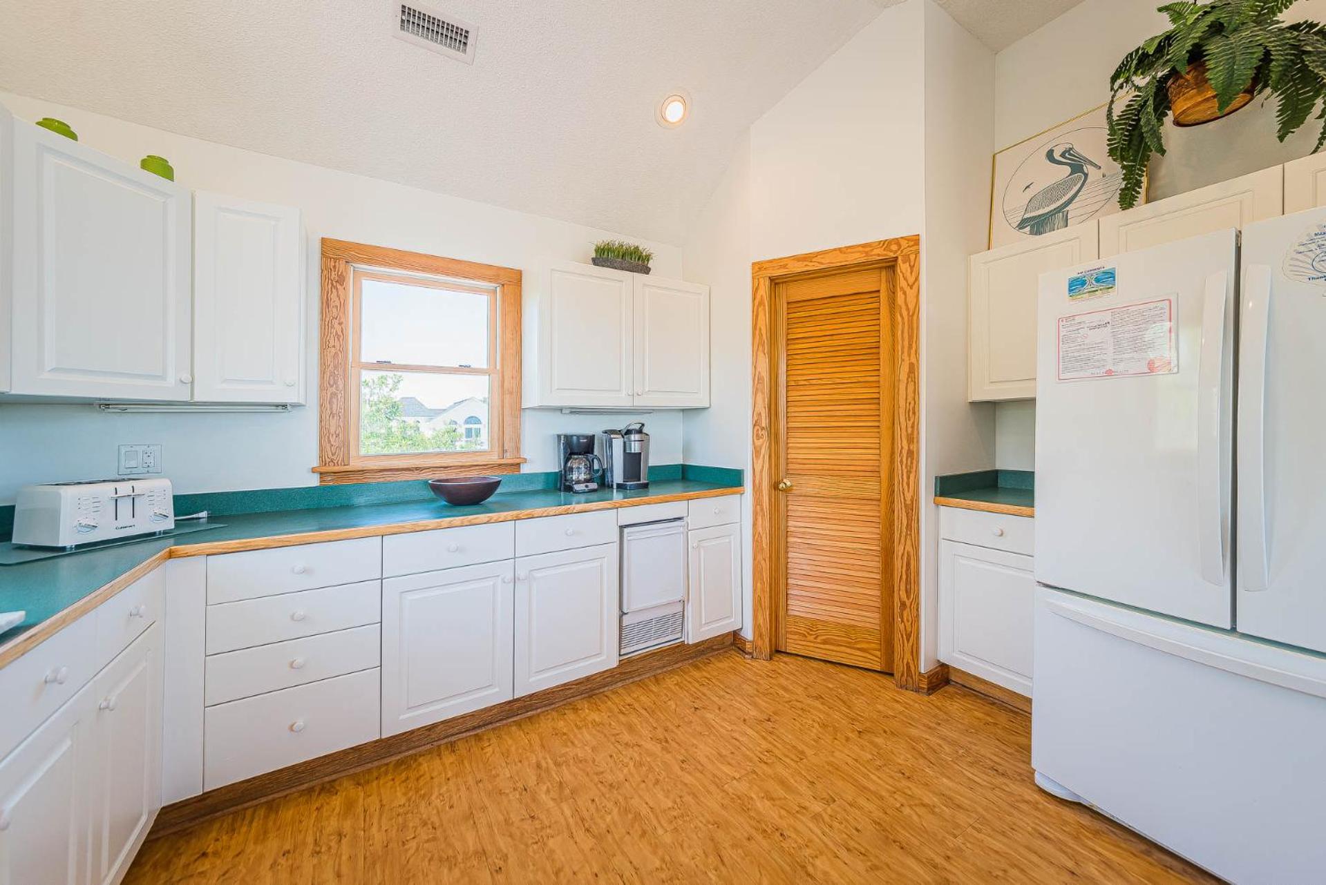 Rookery - Corolla, Whalehead, 395 Yds to Beach, Ocean View, Pool, Hot Tub, Pets OK, Flex Stays