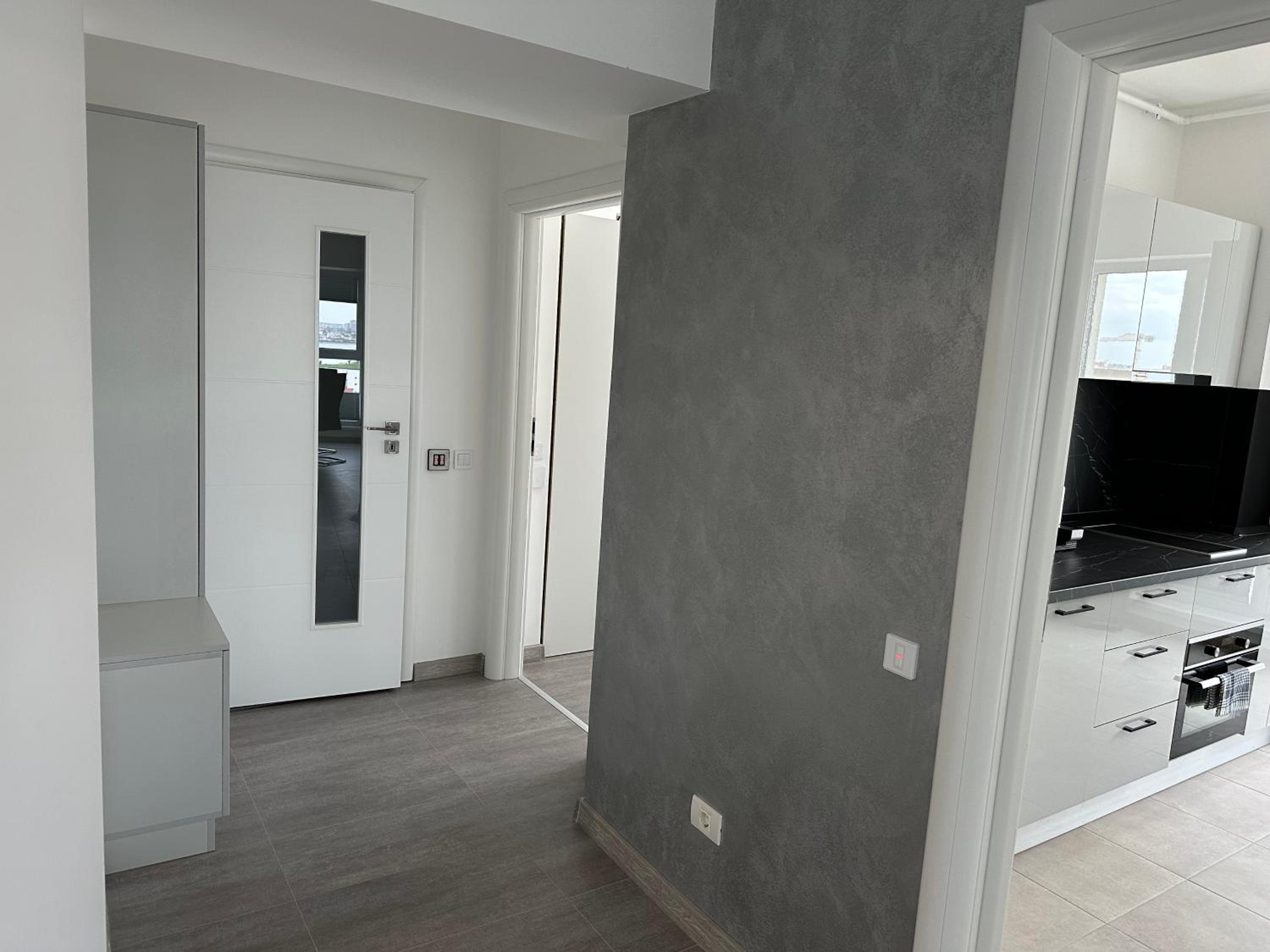 Fabulous Penthouse Lakeview W20 view 2