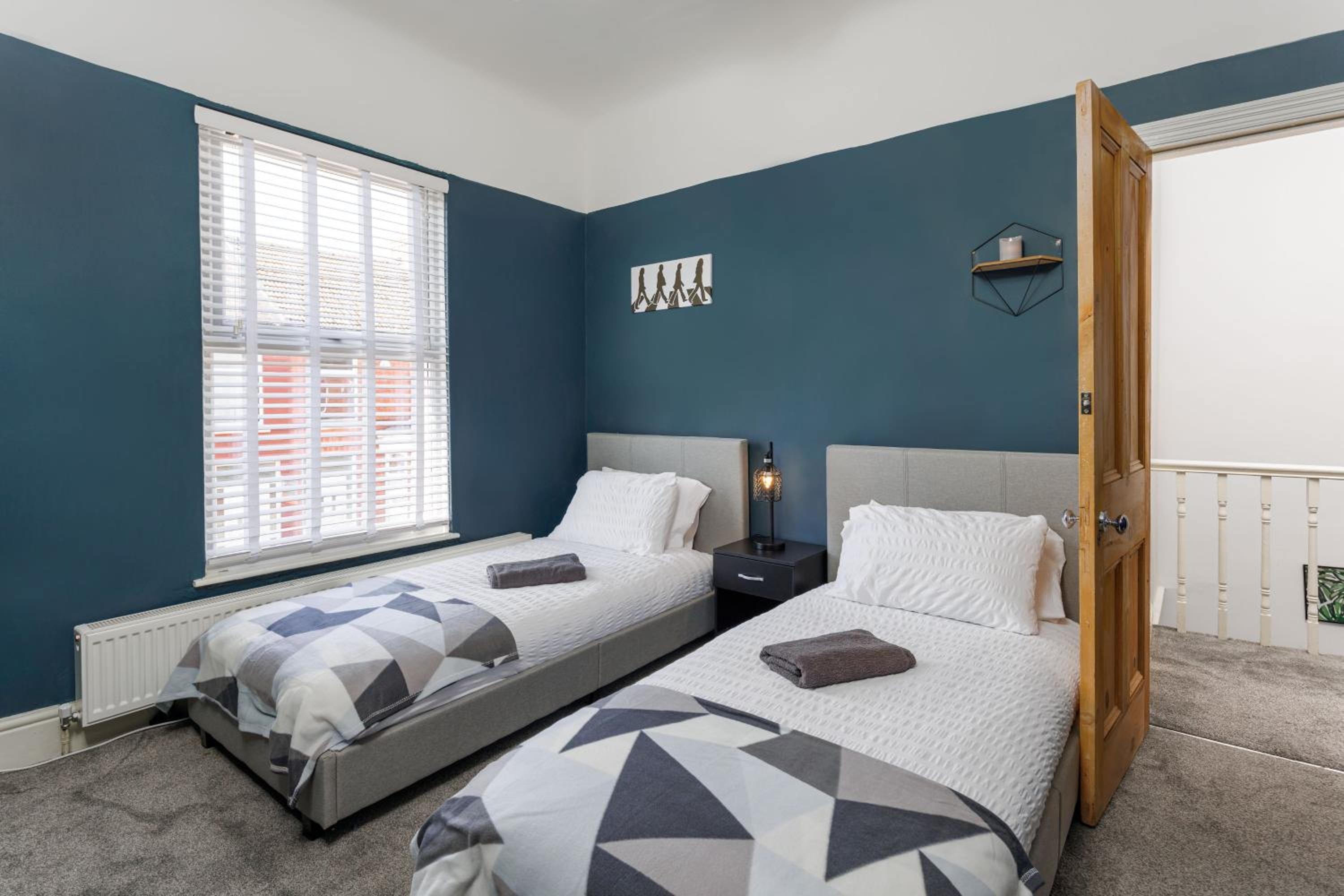 Crawford Avenue Retreat