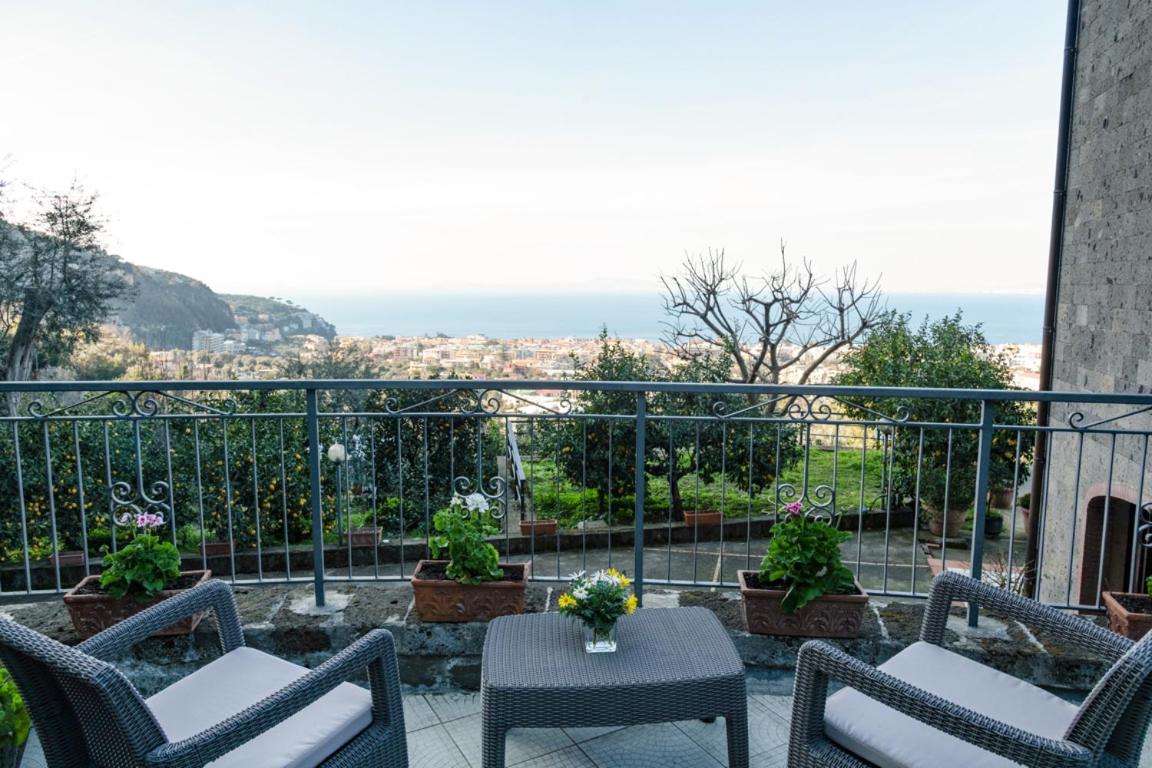 SorrentoVibes - Sea view Rooftop Apartment with Jacuzzi & Garden view 5