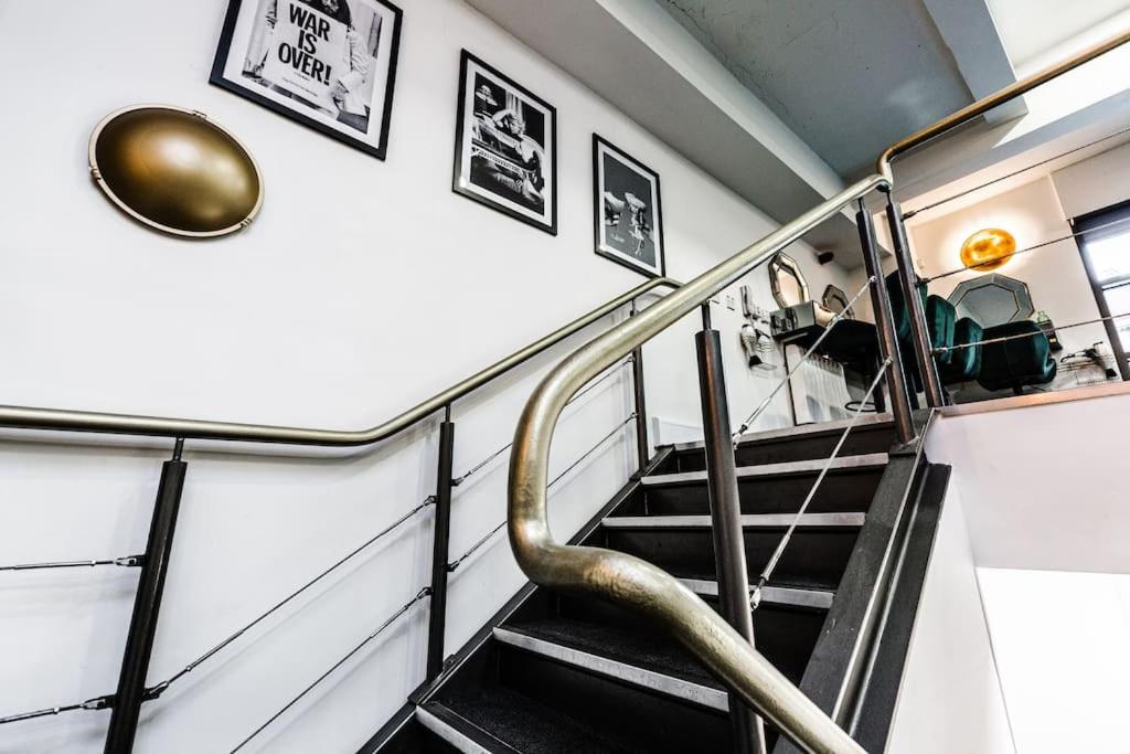 VIP city centre apartment with secure free parking