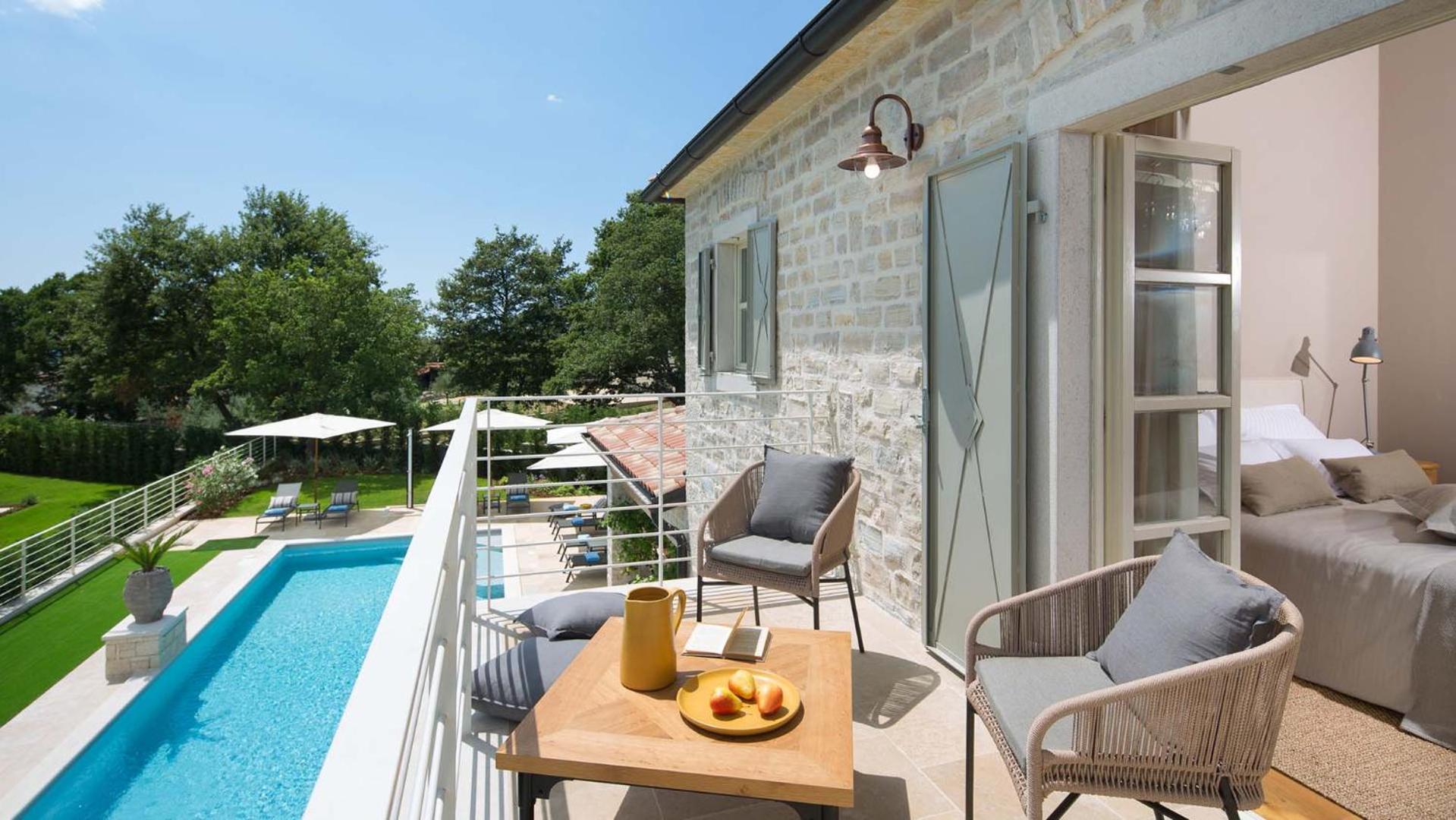 Modern countryside villa with swimming pool in Kanfanar view 3