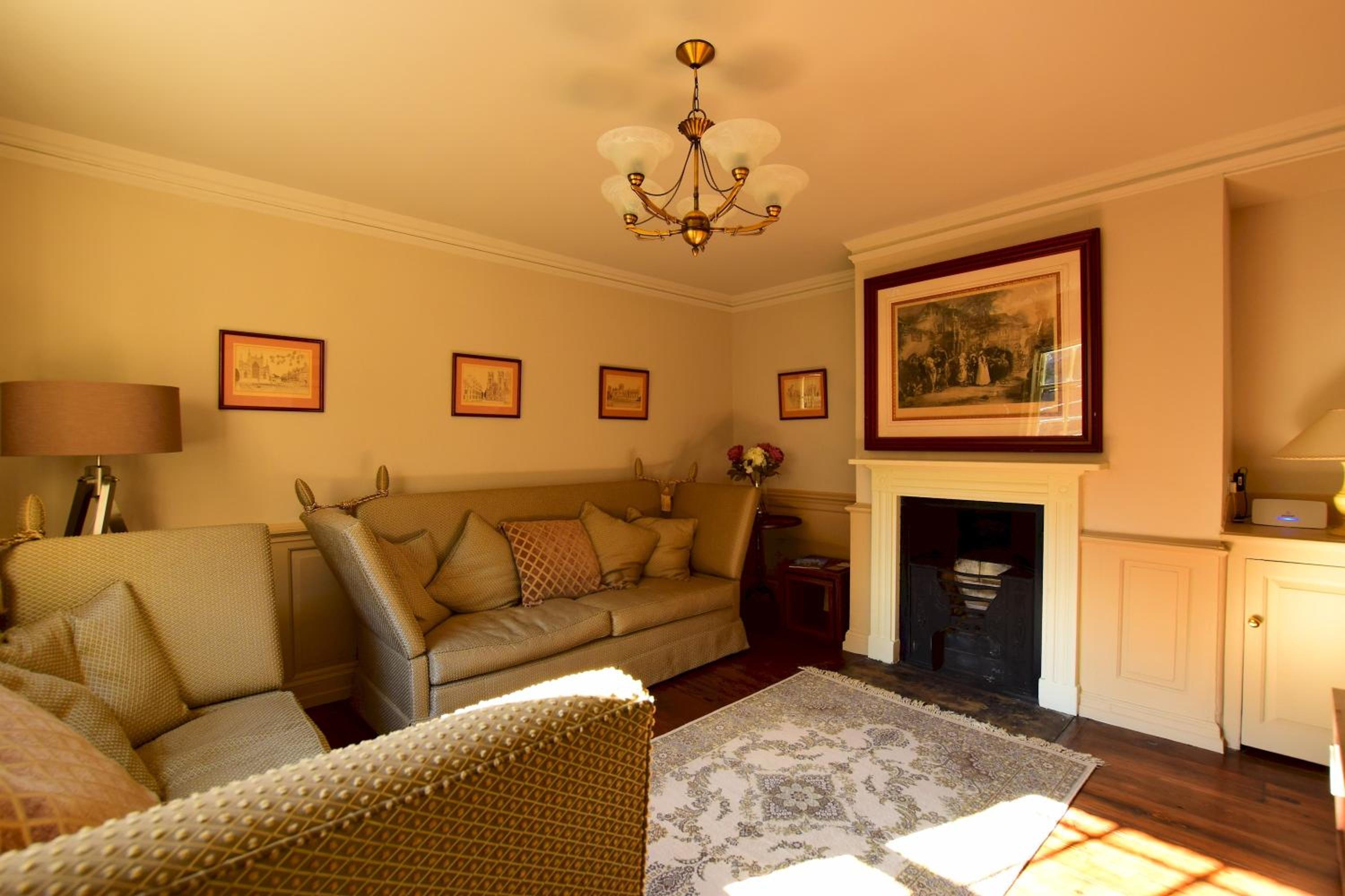 14 St Saviours Place, YORK view 3