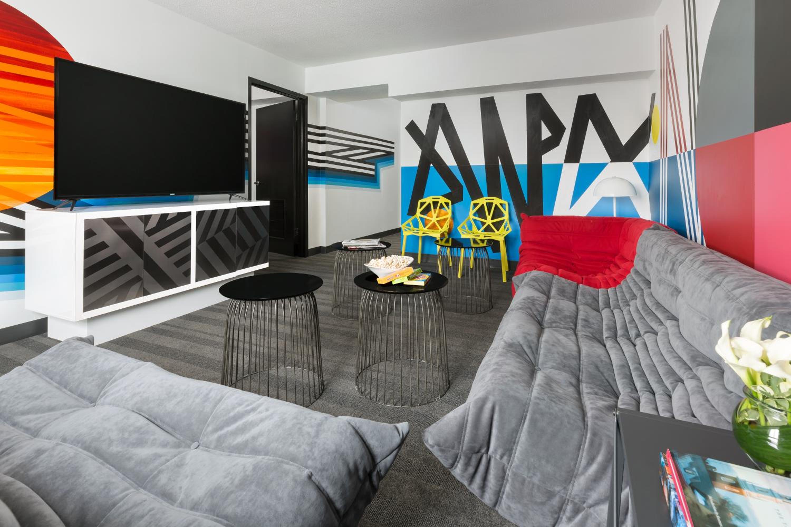 Boston Vacations - Studio Allston Hotel Boston - Property Image 2
